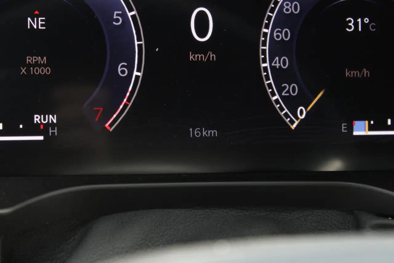 Jeep Grand Cherokee photo Jeep Grand Cherokee