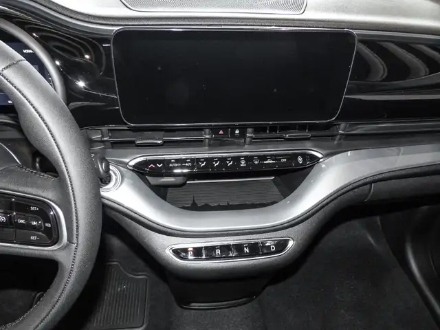 Fiat 500e view 6