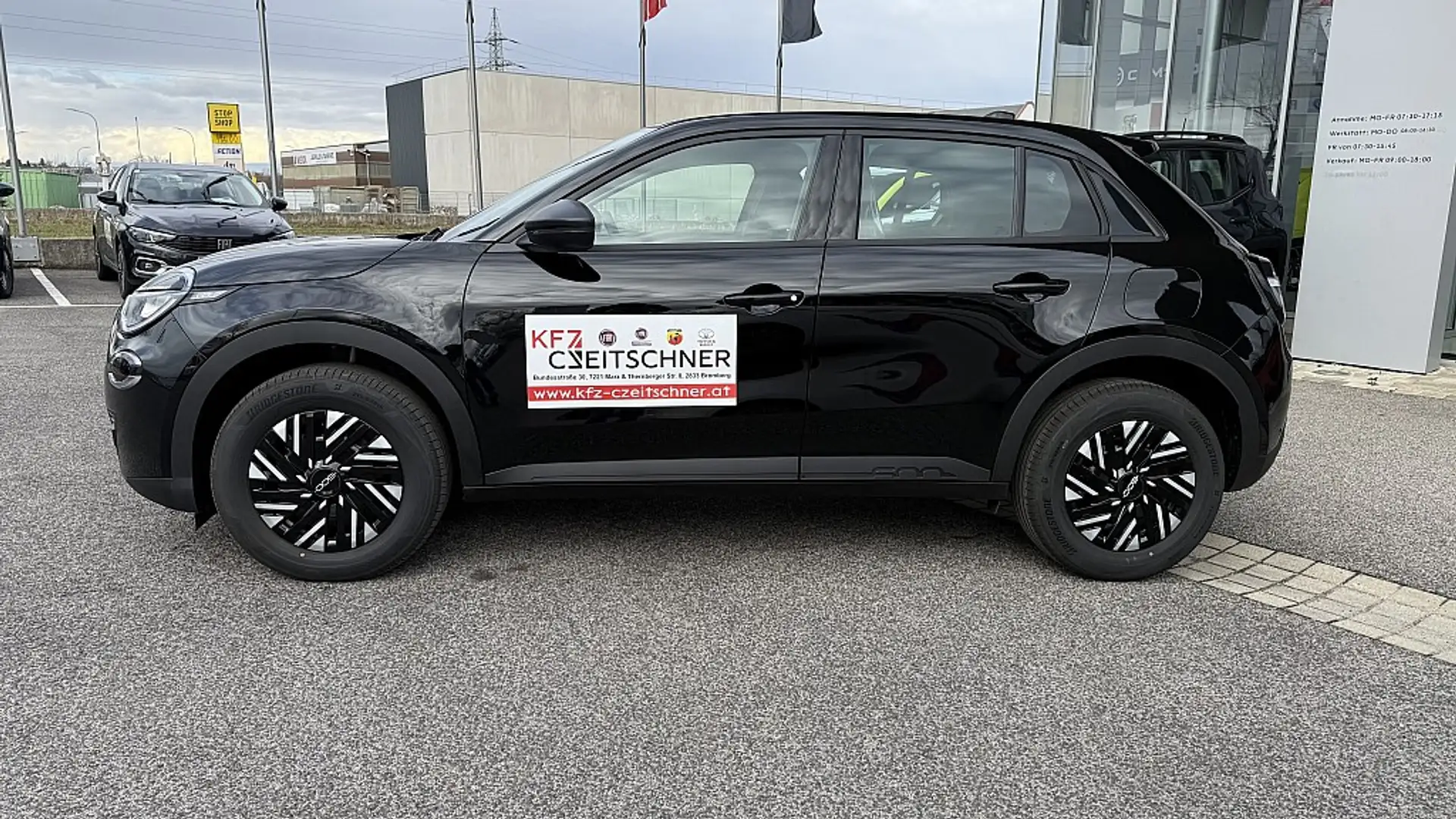 Fiat 600 Hybrid 100 6-Gang eDCT Schwarz - 2