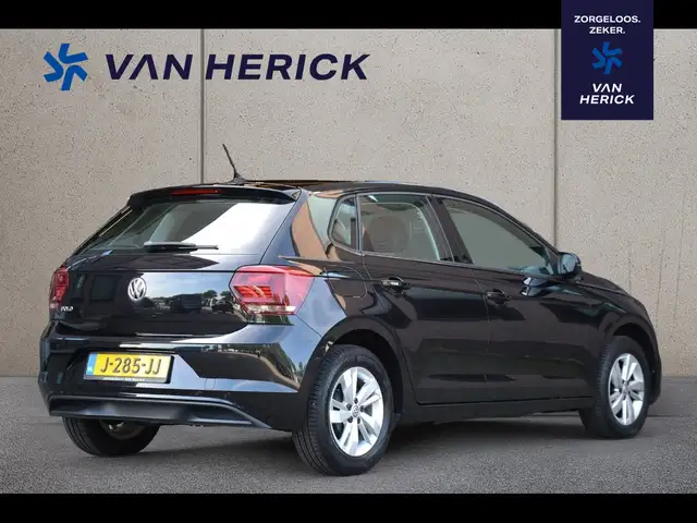 Volkswagen Polo view 4