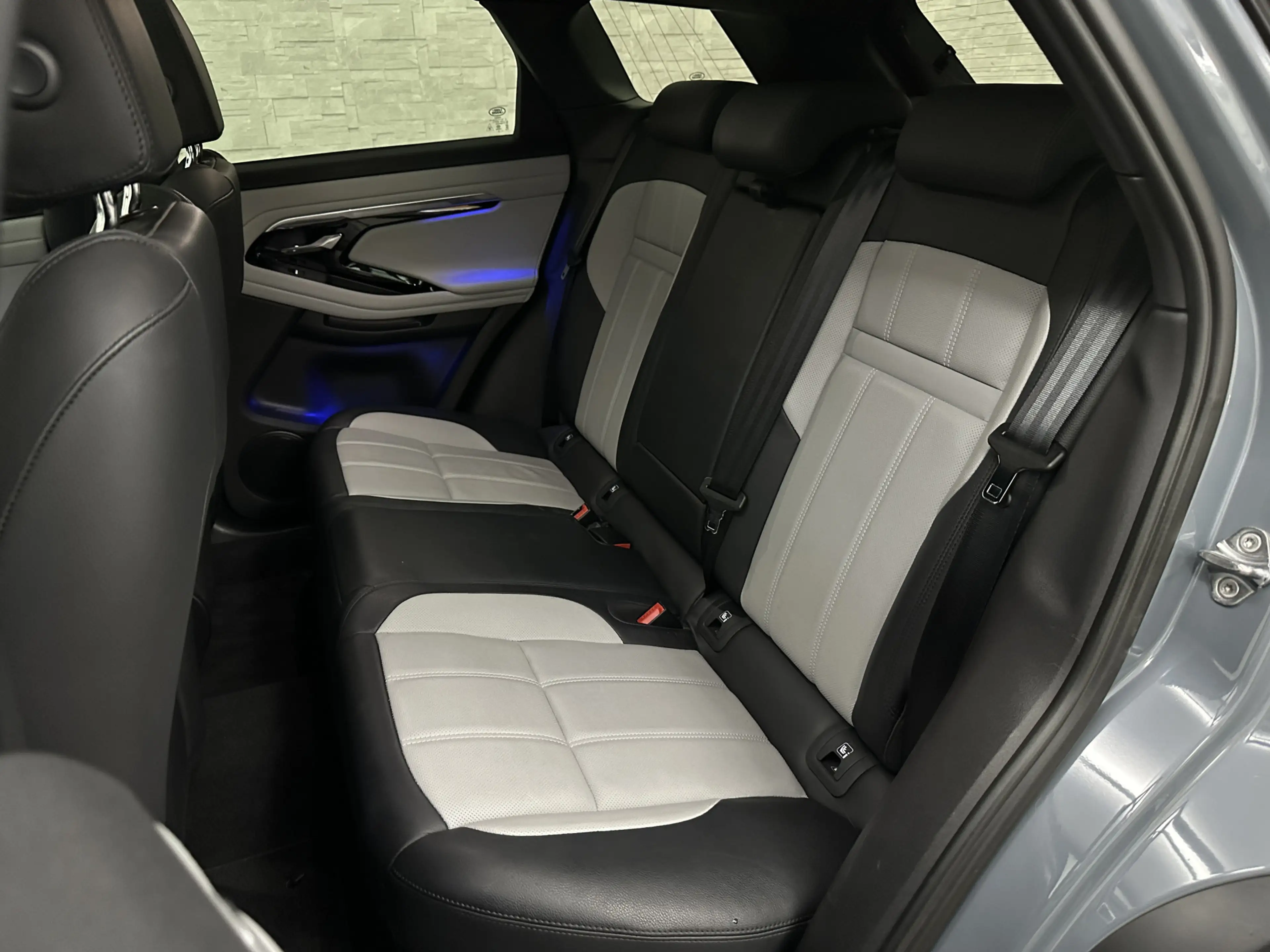 Land Rover Range Rover Evoque 1.5 P300e AWD R-Dynamic | Panorama | Leder | Merid — photo 17