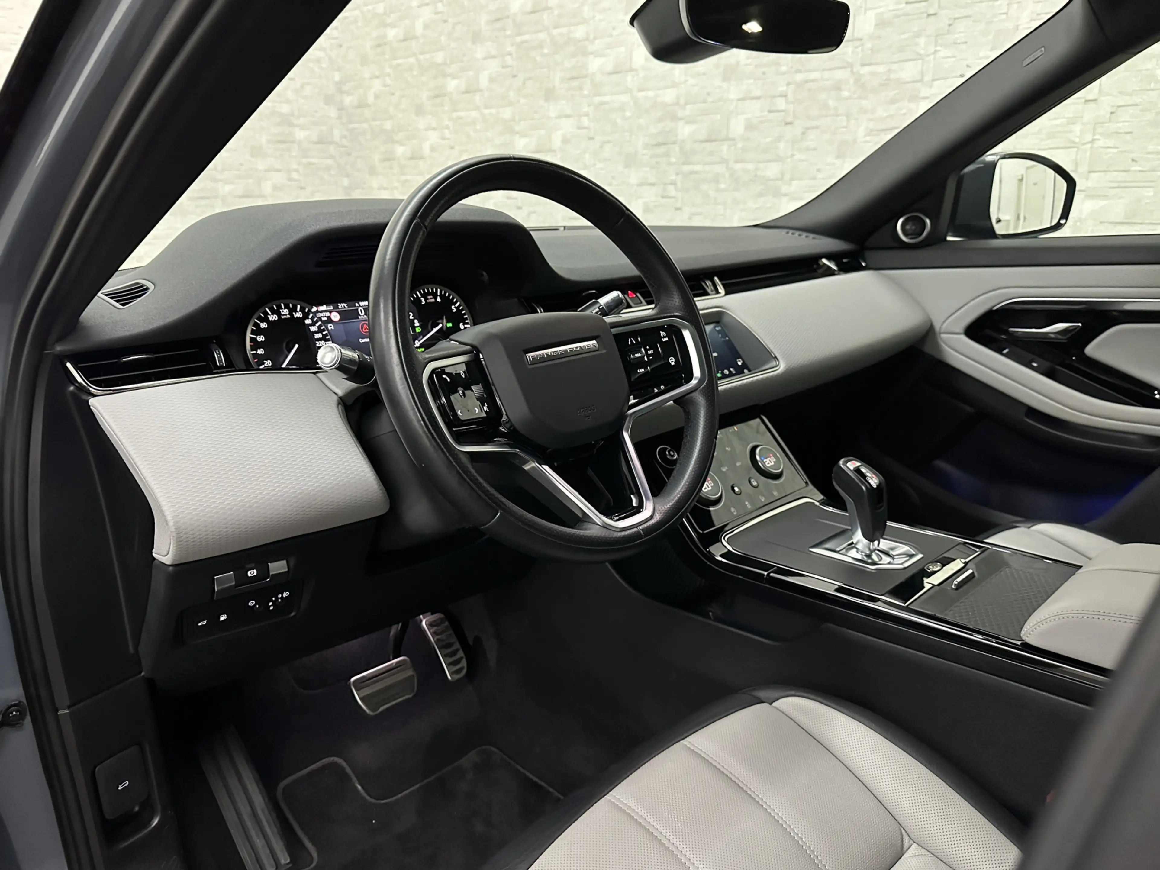 Land Rover Range Rover Evoque 1.5 P300e AWD R-Dynamic | Panorama | Leder | Merid — photo 16