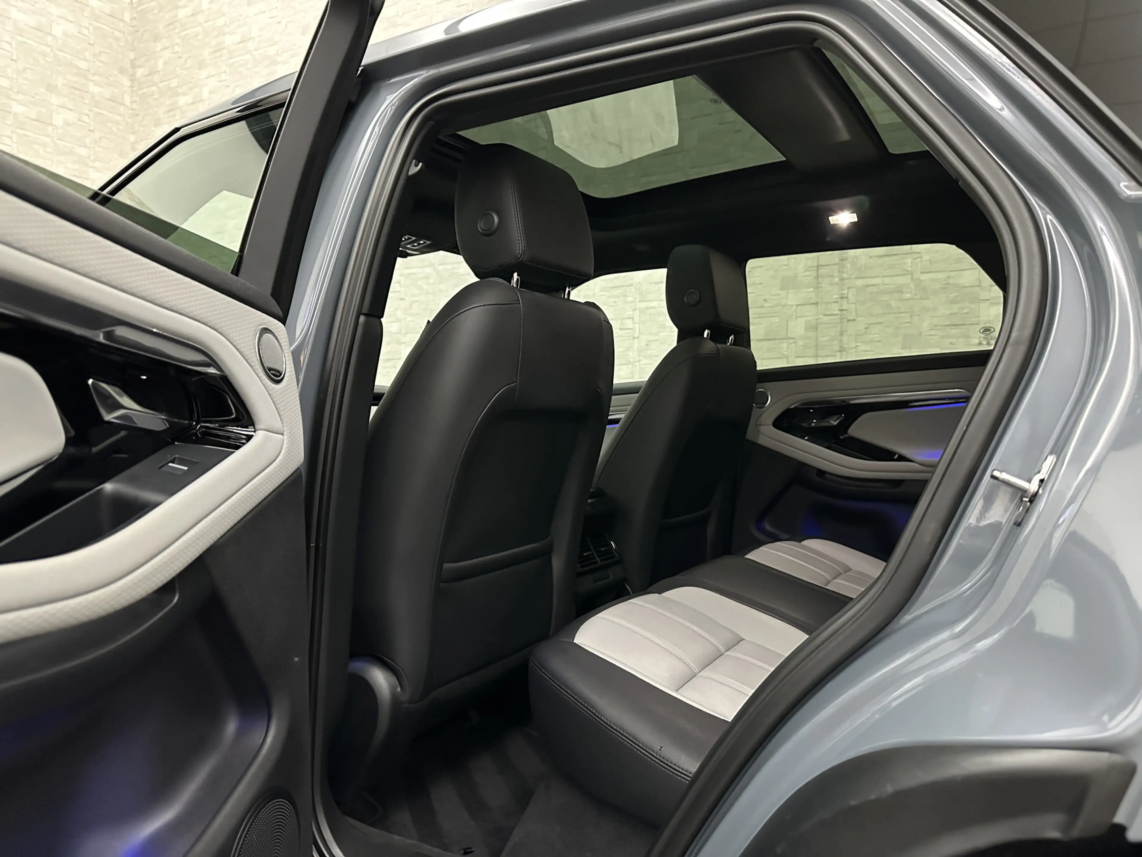Land Rover Range Rover Evoque 1.5 P300e AWD R-Dynamic | Panorama | Leder | Merid — photo 6