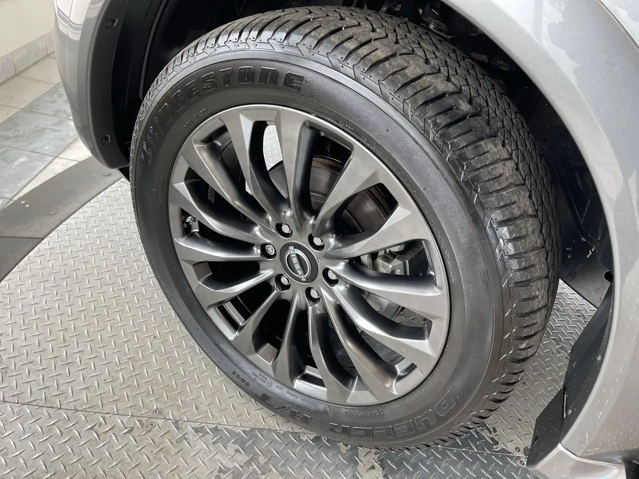 Nissan Armada снимка Nissan Armada