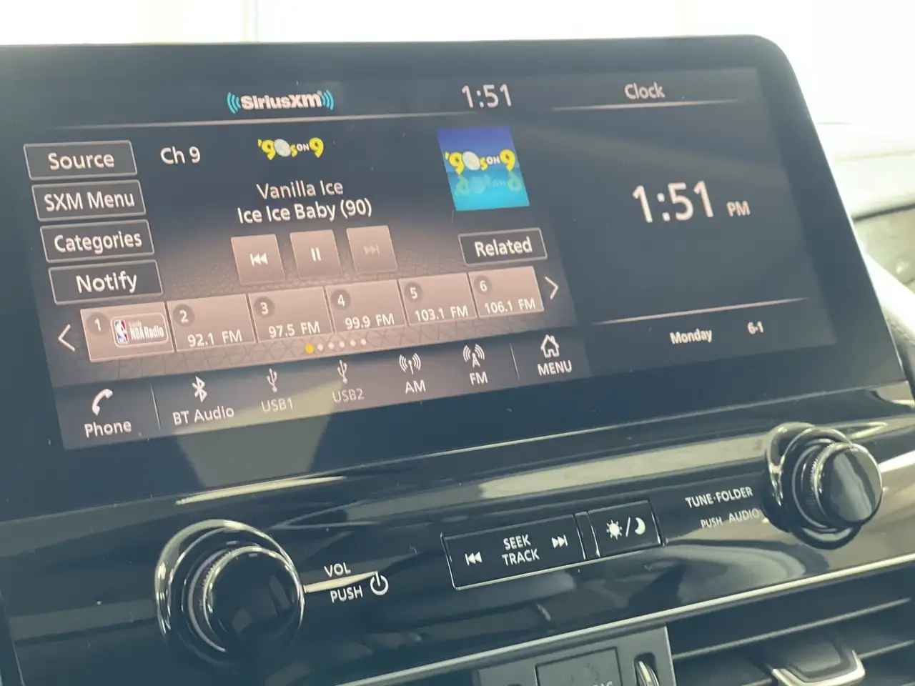 Nissan Armada снимка Nissan Armada