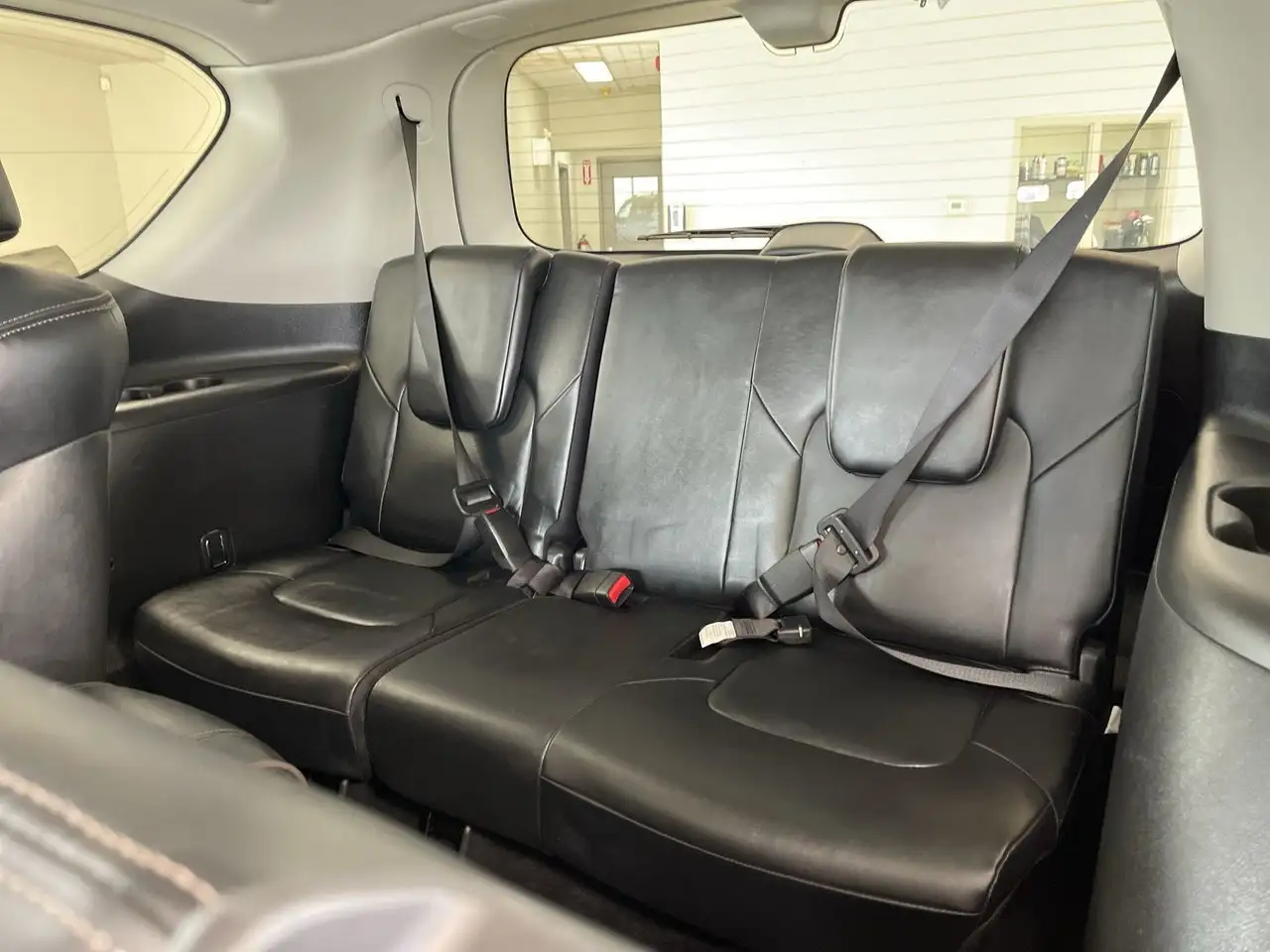 Nissan Armada снимка Nissan Armada