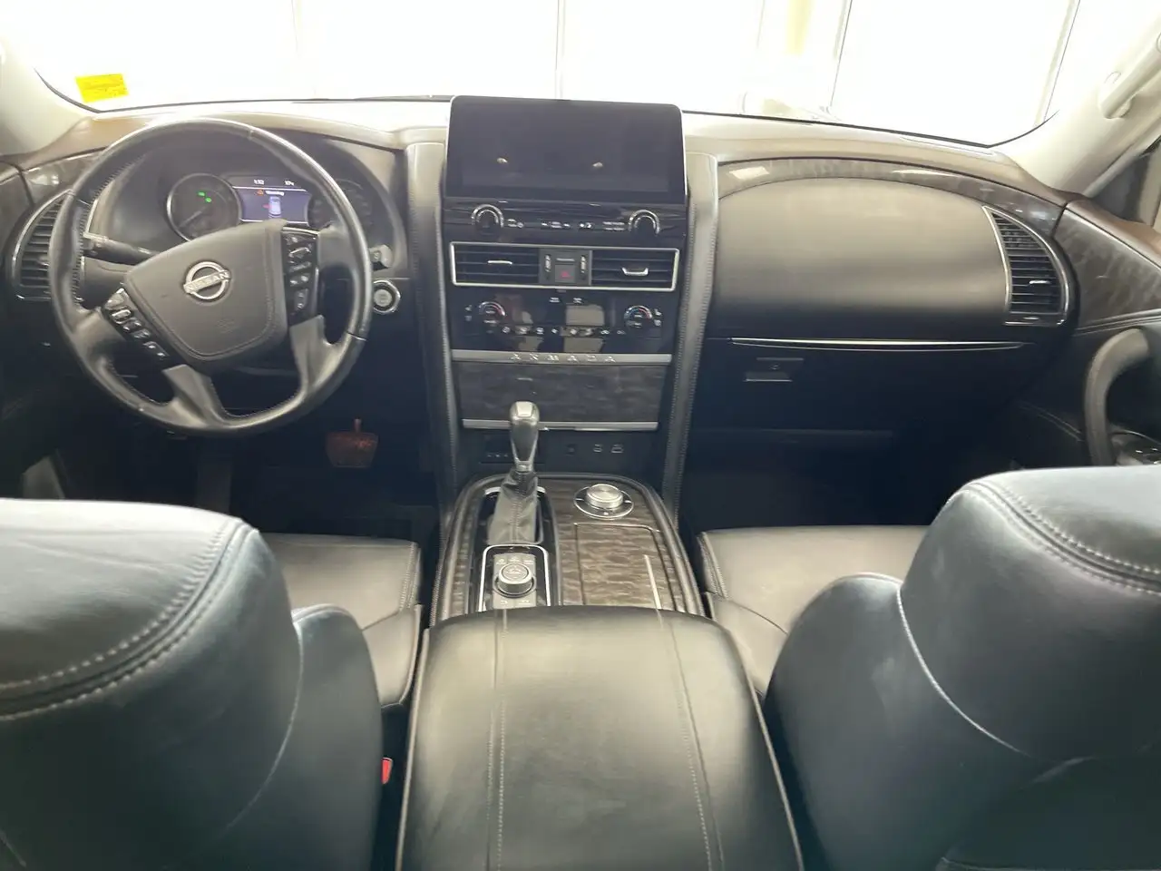 Nissan Armada снимка Nissan Armada