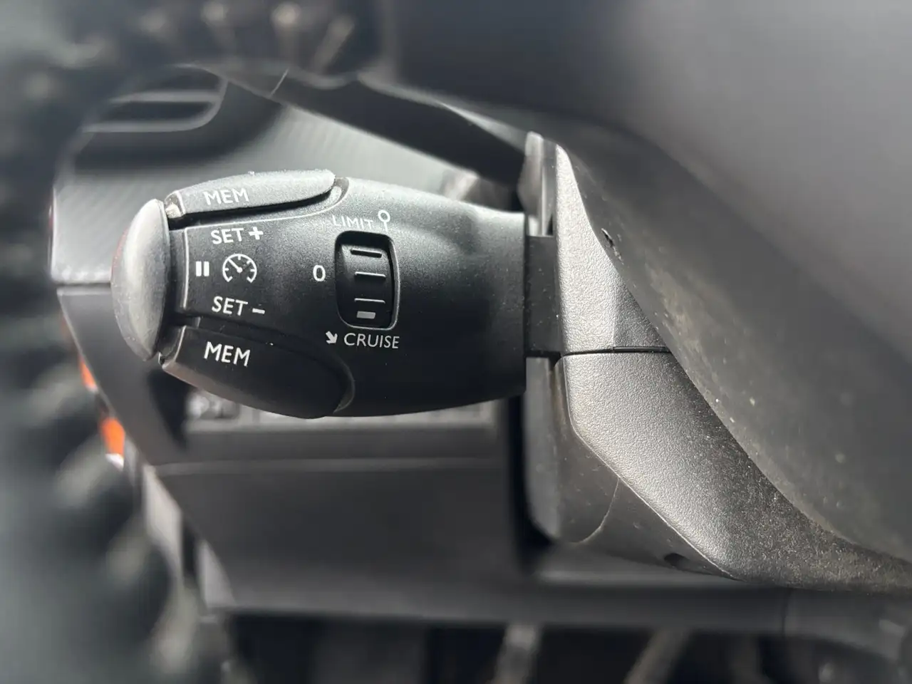 Peugeot 2008 1.2 PureTech Active Pack | Org NL | 1e Eig. | Clim 17