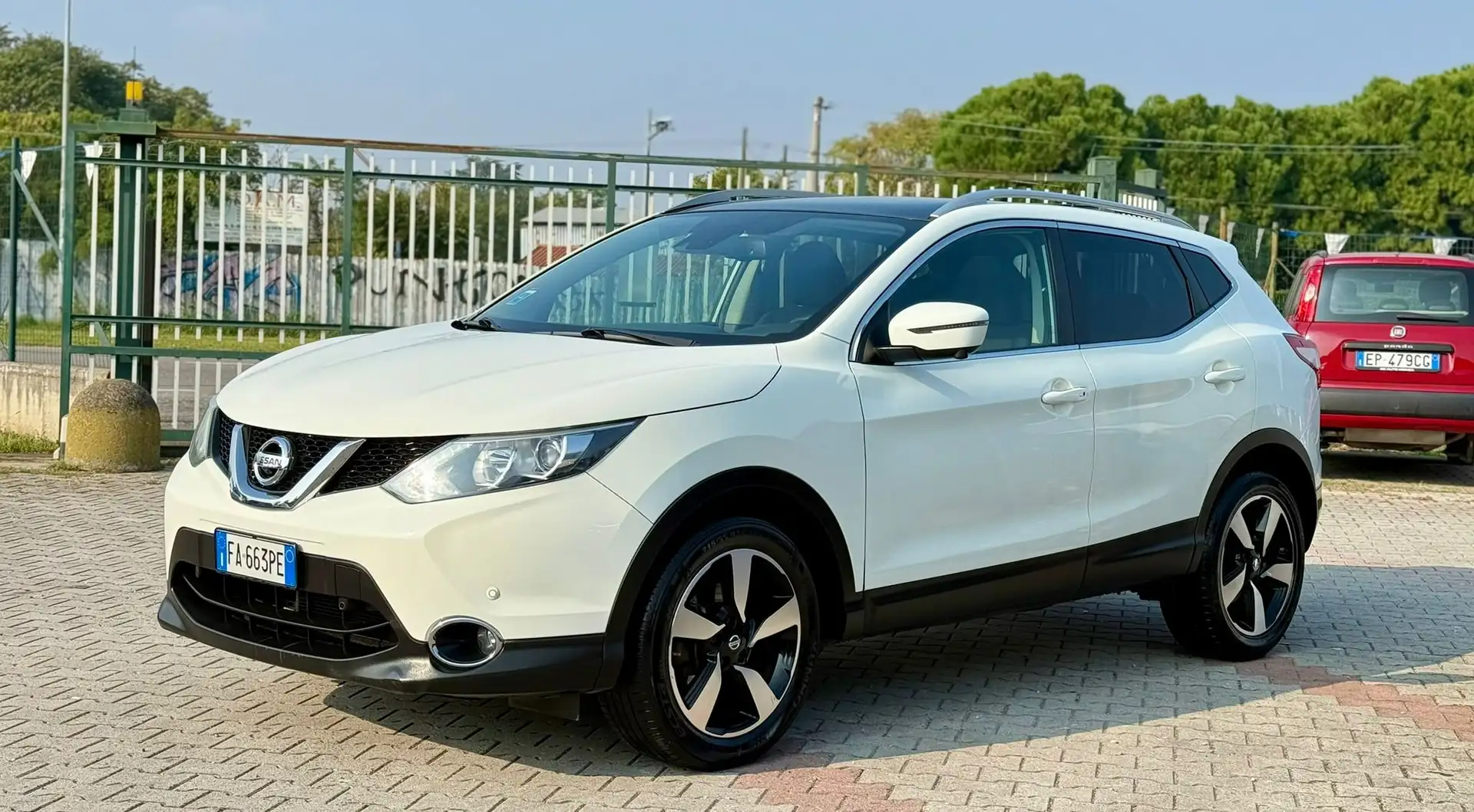 Nissan Qashqai 1.3 dig-t Tekna 115cv E6 Bianco - 1