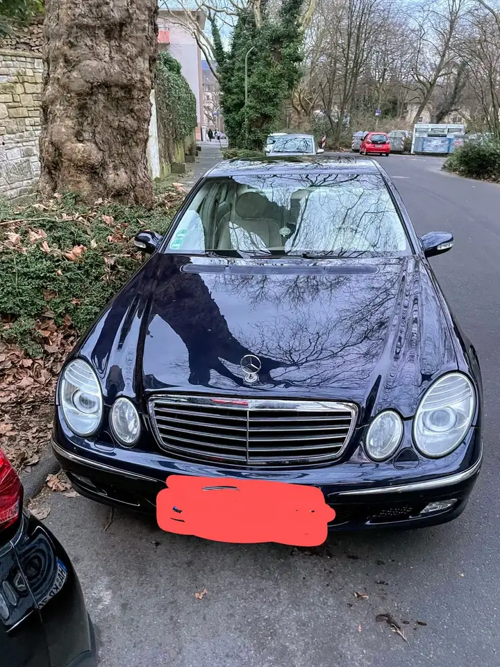 Mercedes-Benz E 240