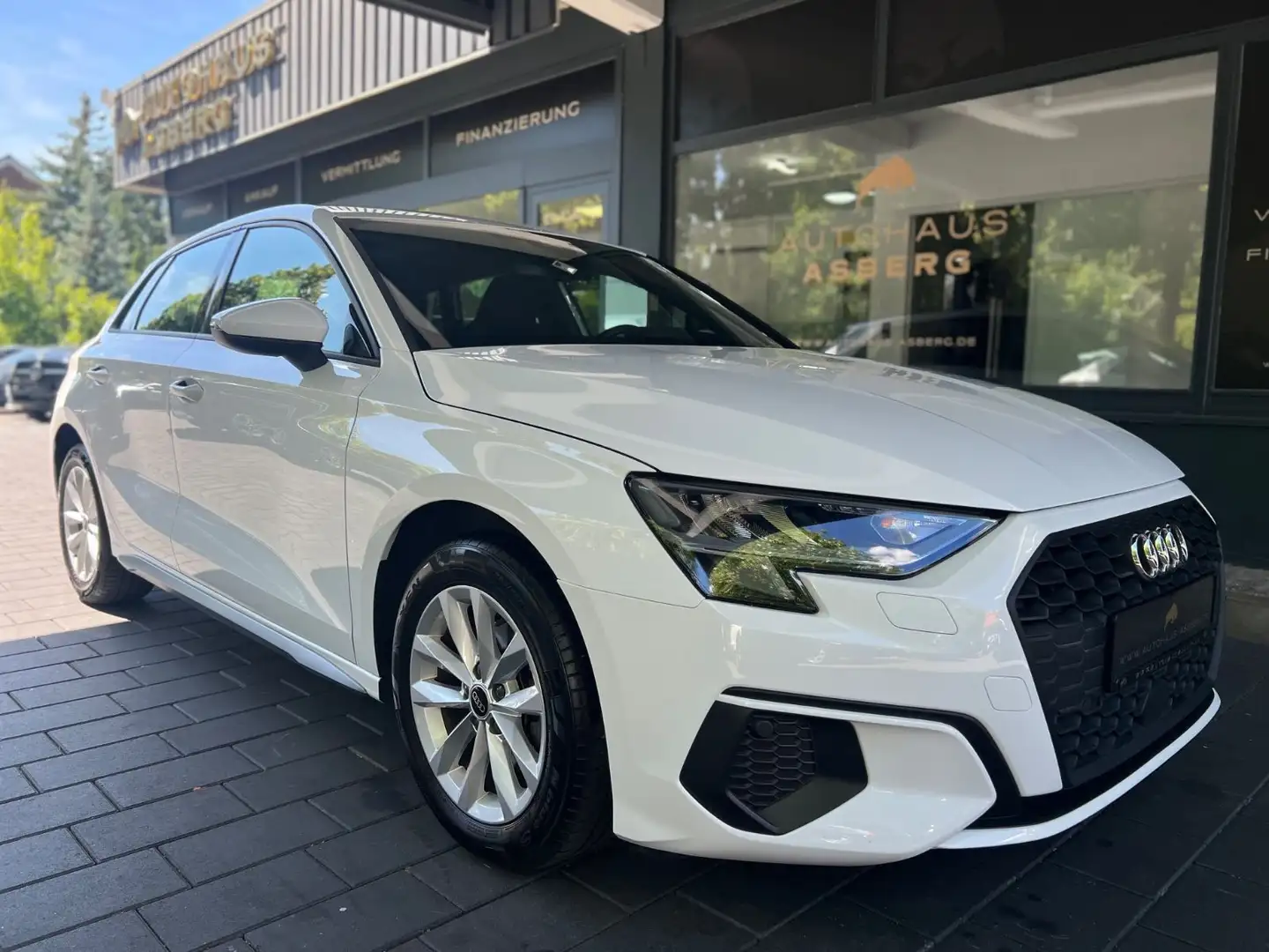 Audi A3 Sportback 35 TFSI LED PDC SHZ KLIMAAUTO. DAB Wit - 1