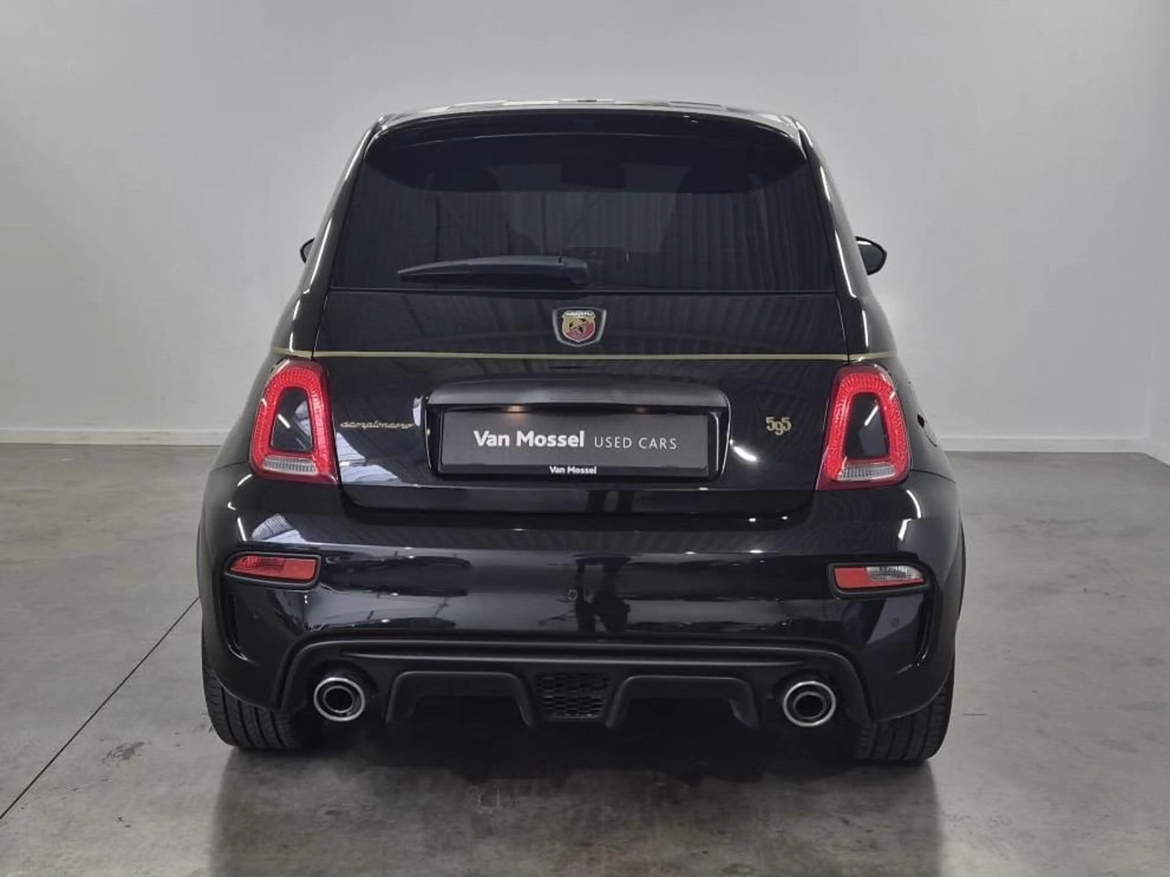 Abarth 595 1.4 T-Jet Scorpione Oro 'One of 2000' — photo 5