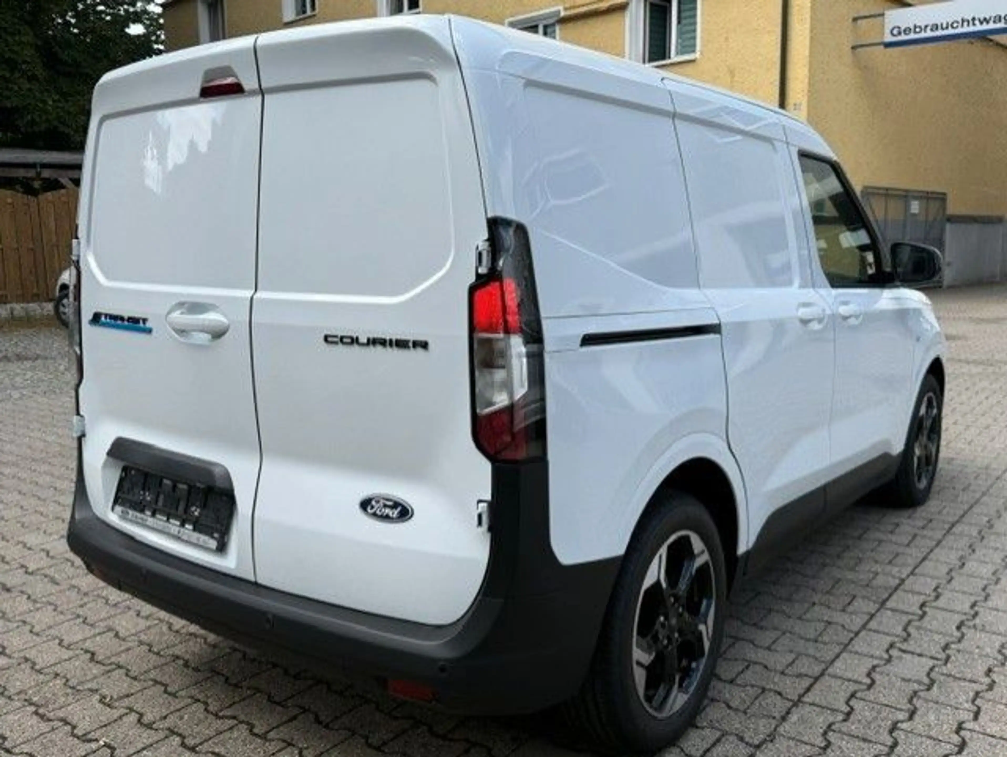 Ford Transit Courier Ford Transit Courier BEV 46kWh Limited NAVI/SHZ/ — photo 8