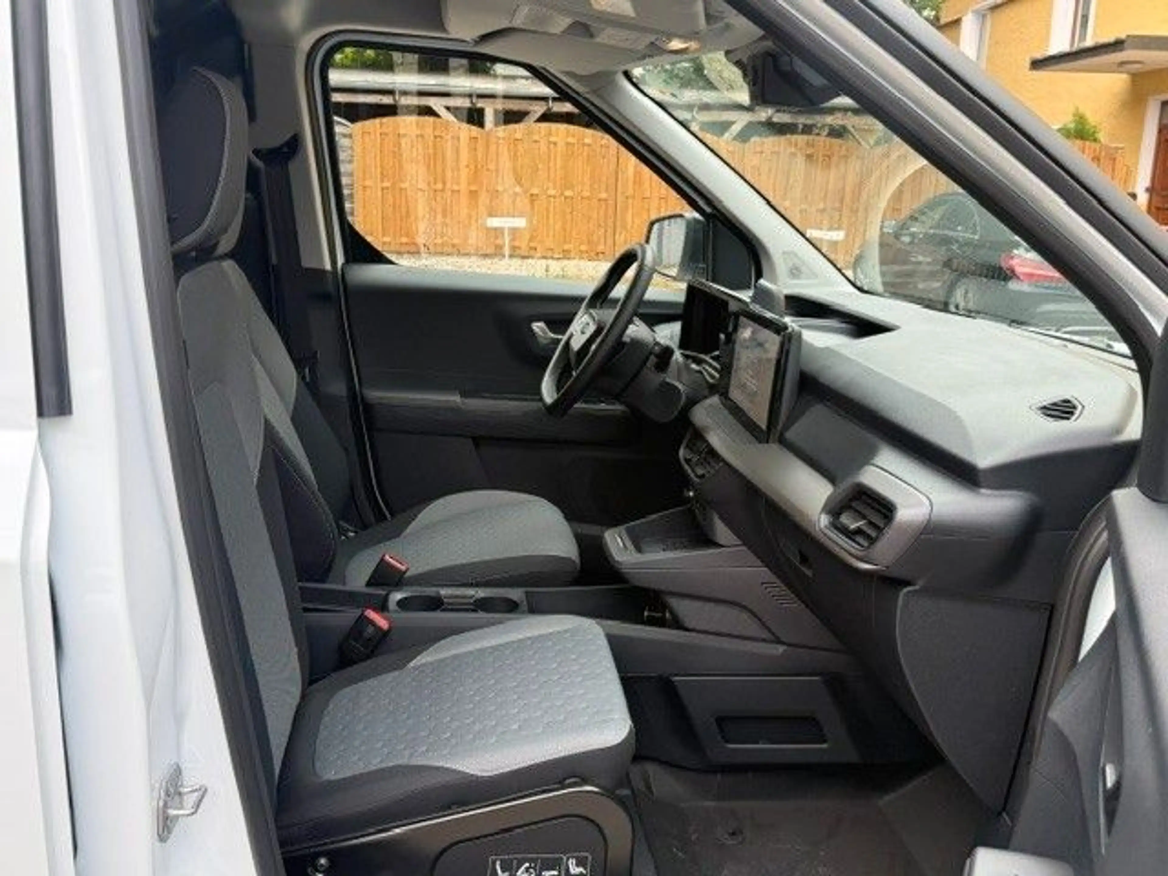 Ford Transit Courier Ford Transit Courier BEV 46kWh Limited NAVI/SHZ/ — photo 14