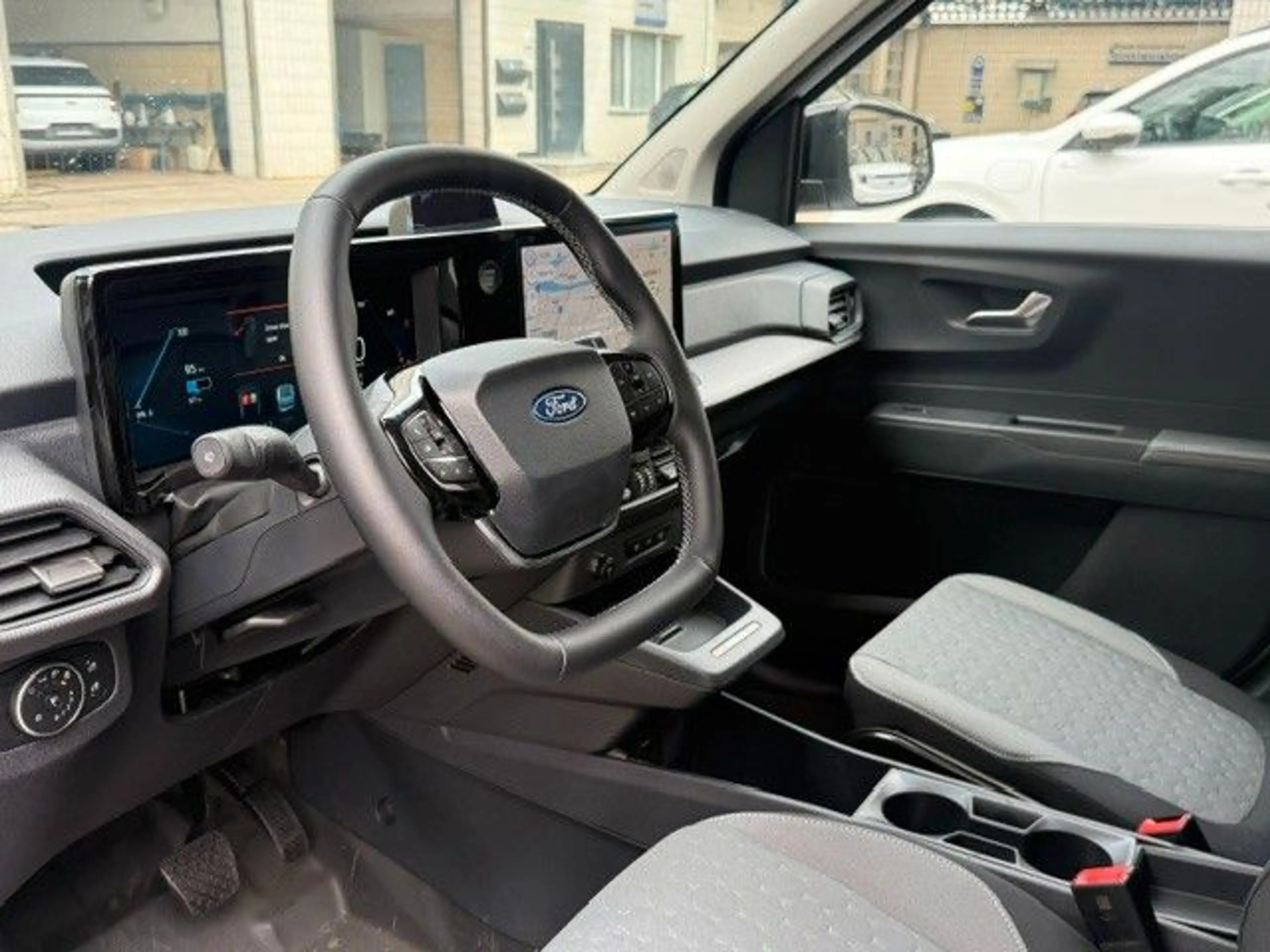 Ford Transit Courier Ford Transit Courier BEV 46kWh Limited NAVI/SHZ/ — photo 13