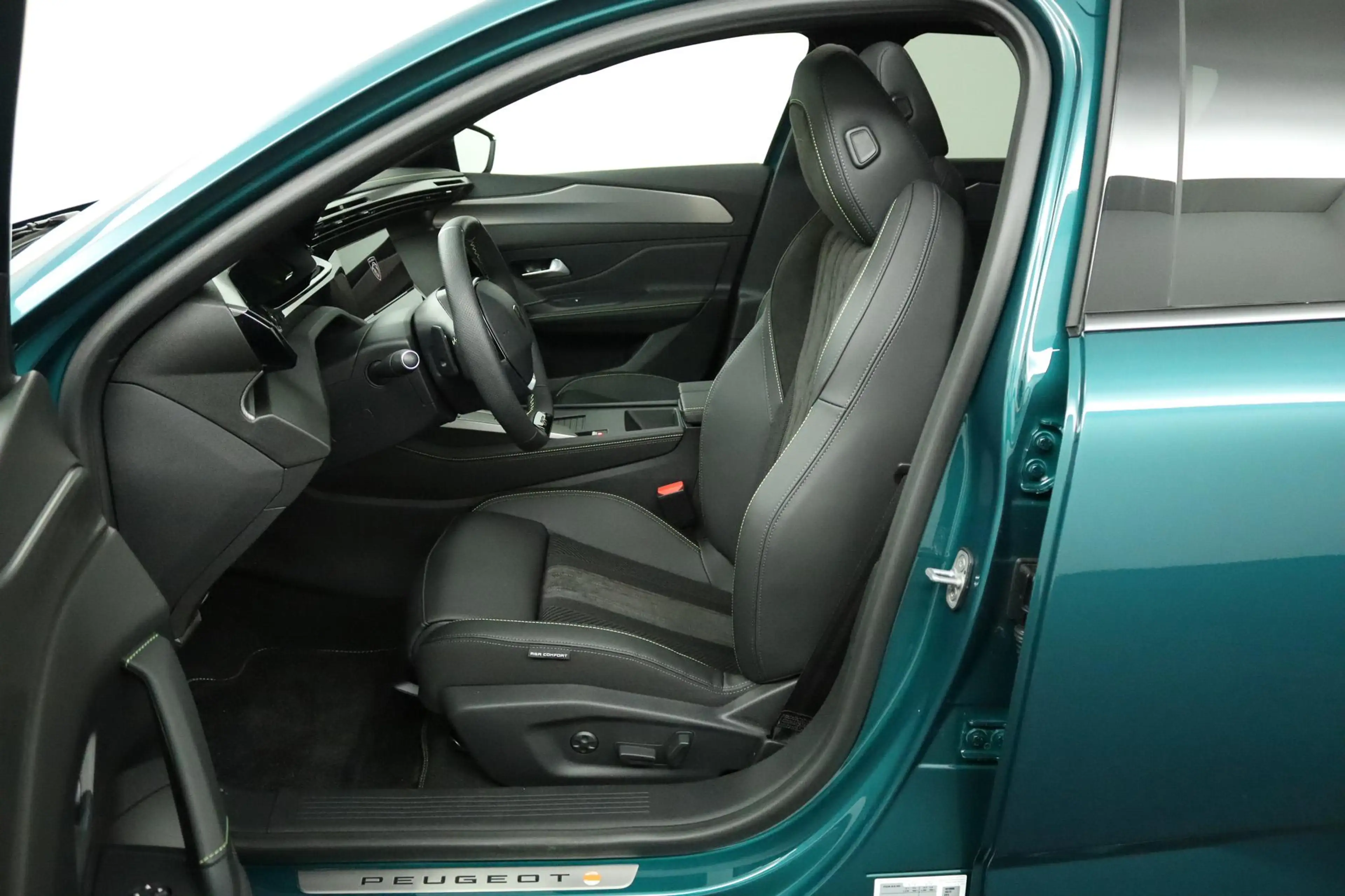 Peugeot 308 e-308 GT 54 kWh | 18" LM Velgen | Alcantara bekled — photo 14
