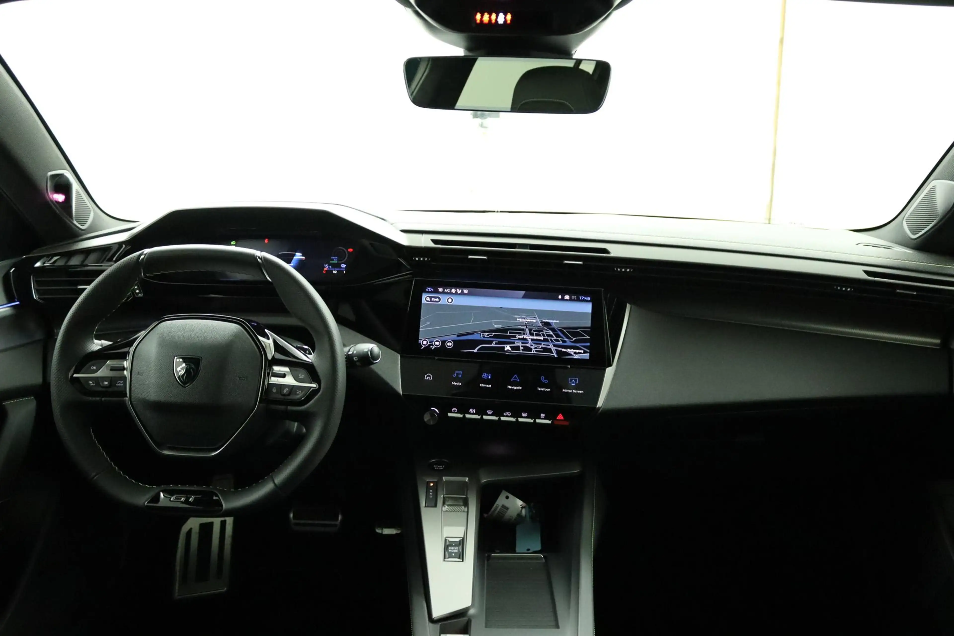 Peugeot 308 e-308 GT 54 kWh | 18" LM Velgen | Alcantara bekled — photo 4