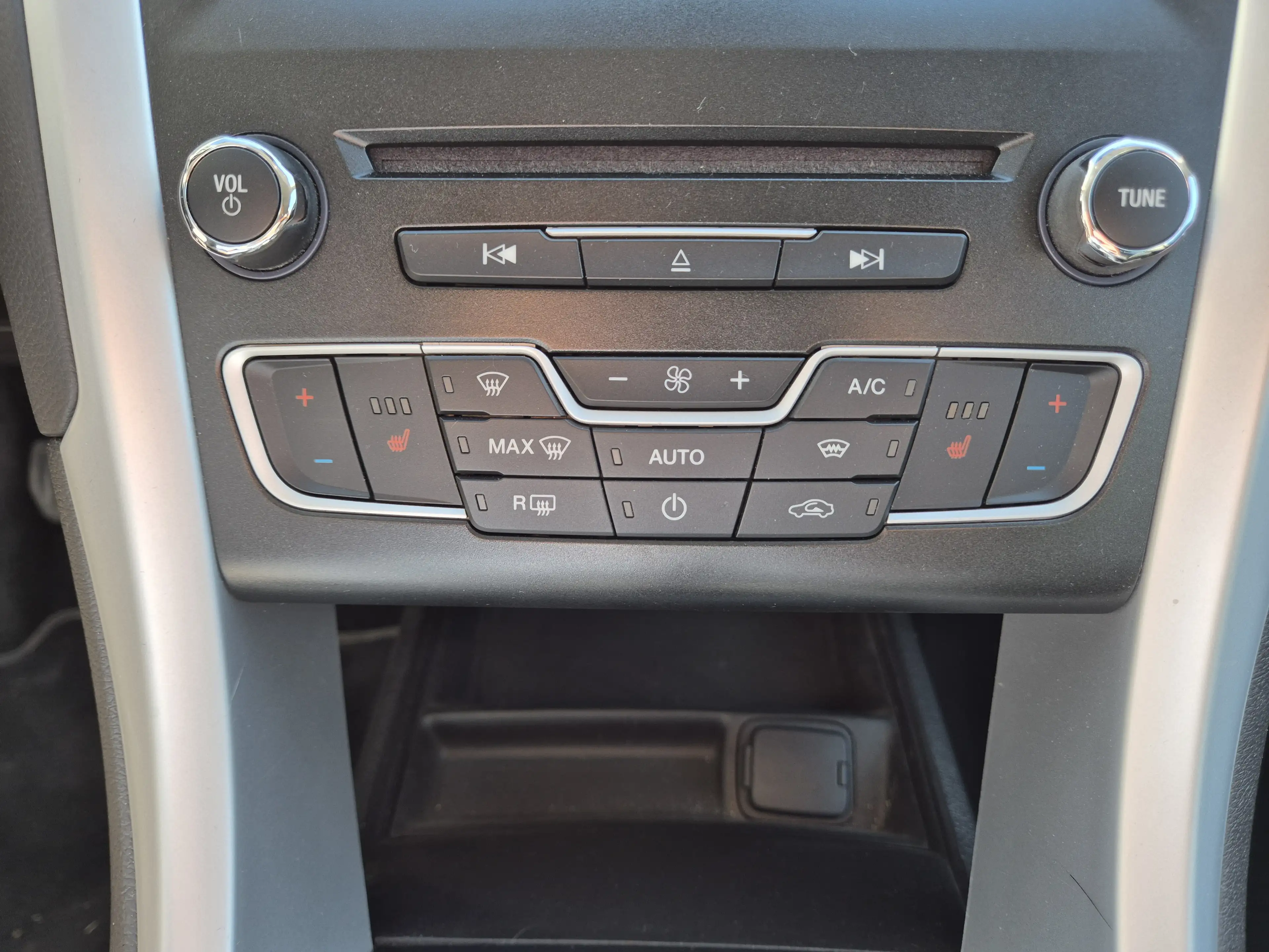 Ford Mondeo @SERVICARS DIRECT RUMST - Ford Mondeo Clipper 1.5 EcoBoost Titanium- Garantie 12 mois — photo 13