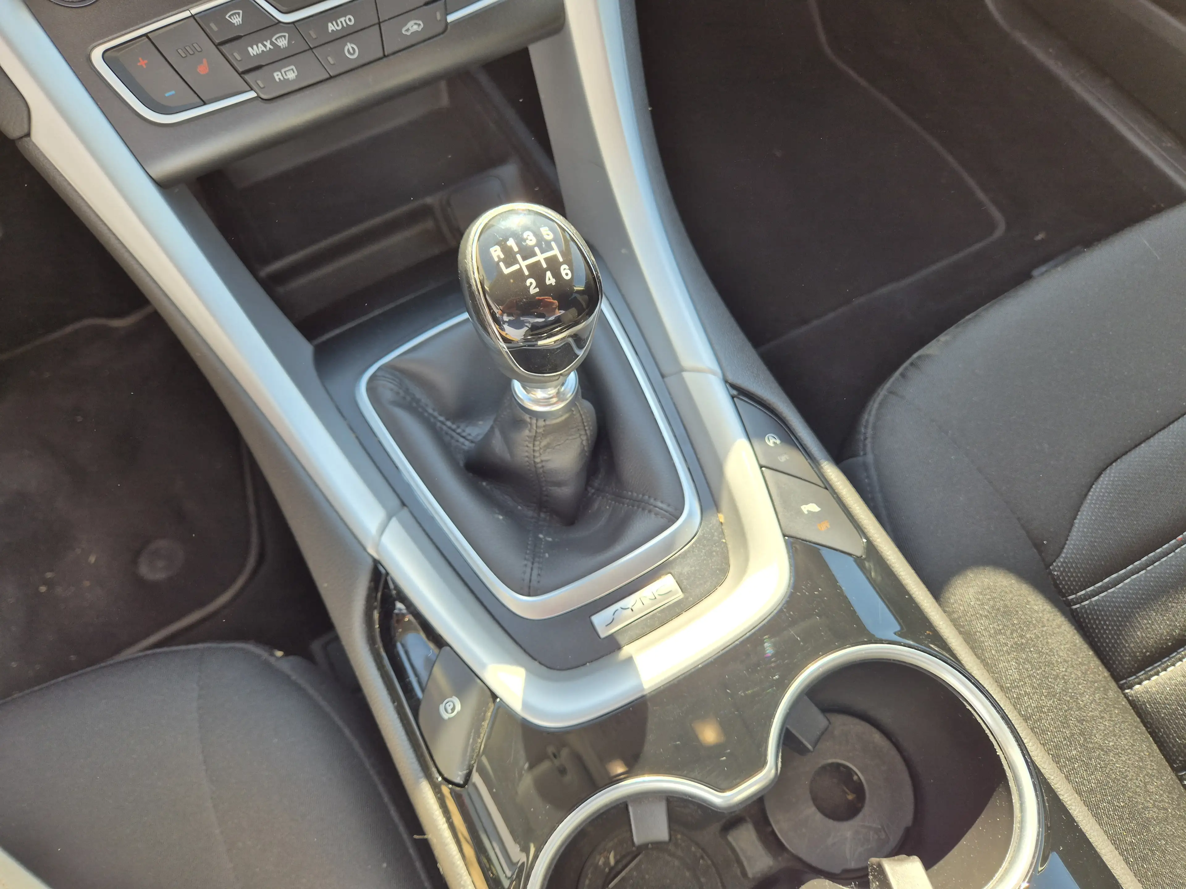 Ford Mondeo @SERVICARS DIRECT RUMST - Ford Mondeo Clipper 1.5 EcoBoost Titanium- Garantie 12 mois — photo 15