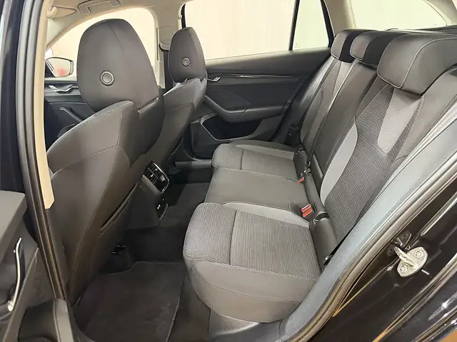 Skoda Octavia view 12