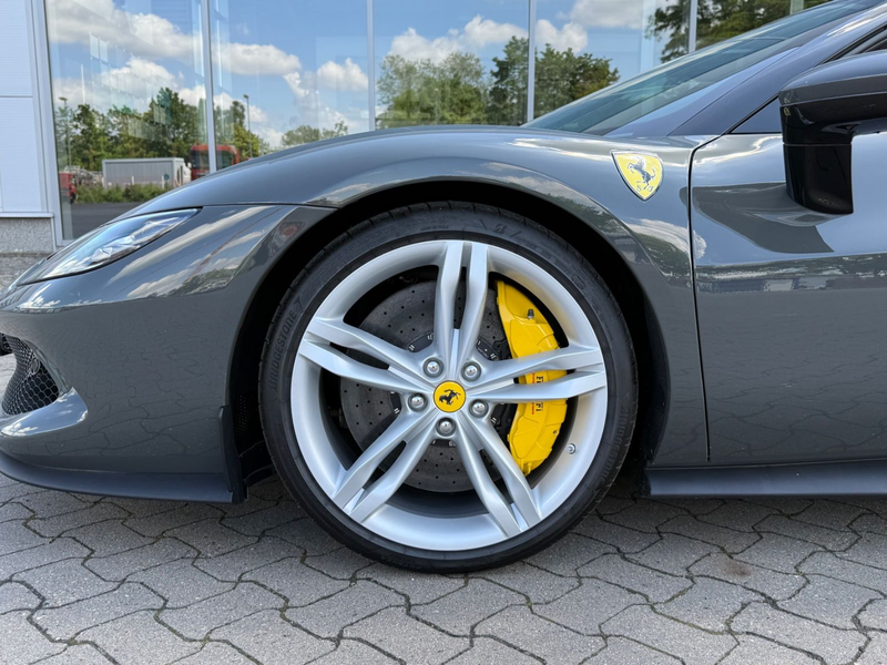 Ferrari 296 GTB JBL, LIFT, DEUTSCHES FZG AUS 1. HAND — photo 10