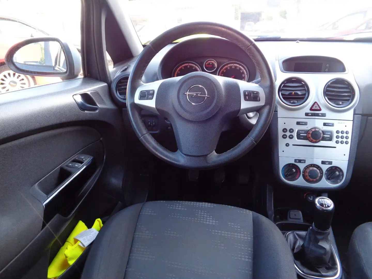 Opel Corsa D Satellite Grau - 2