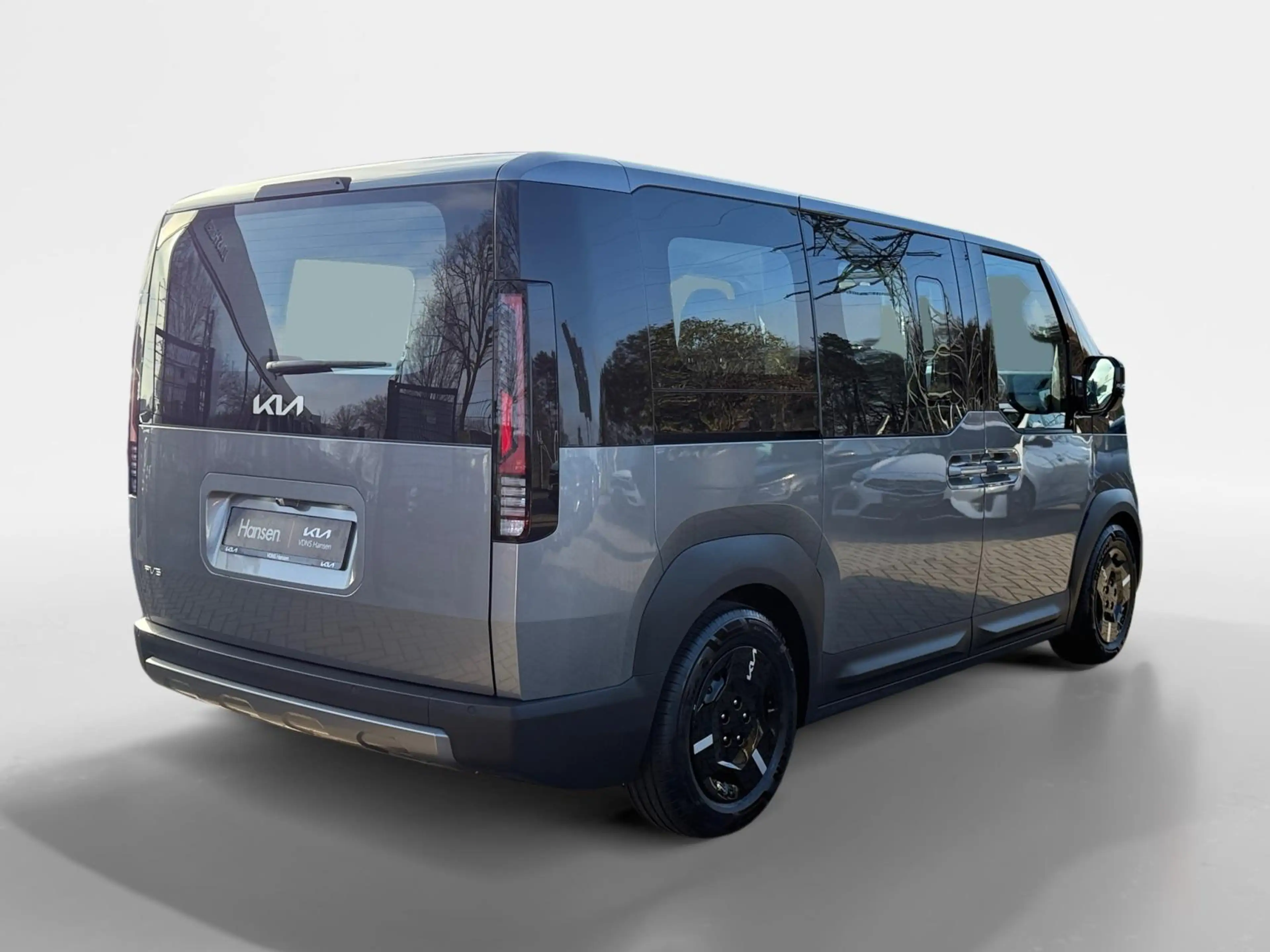 Kia PV5 Passenger 71.2 kWh Plus L2H1 Privacy Glass — photo 2