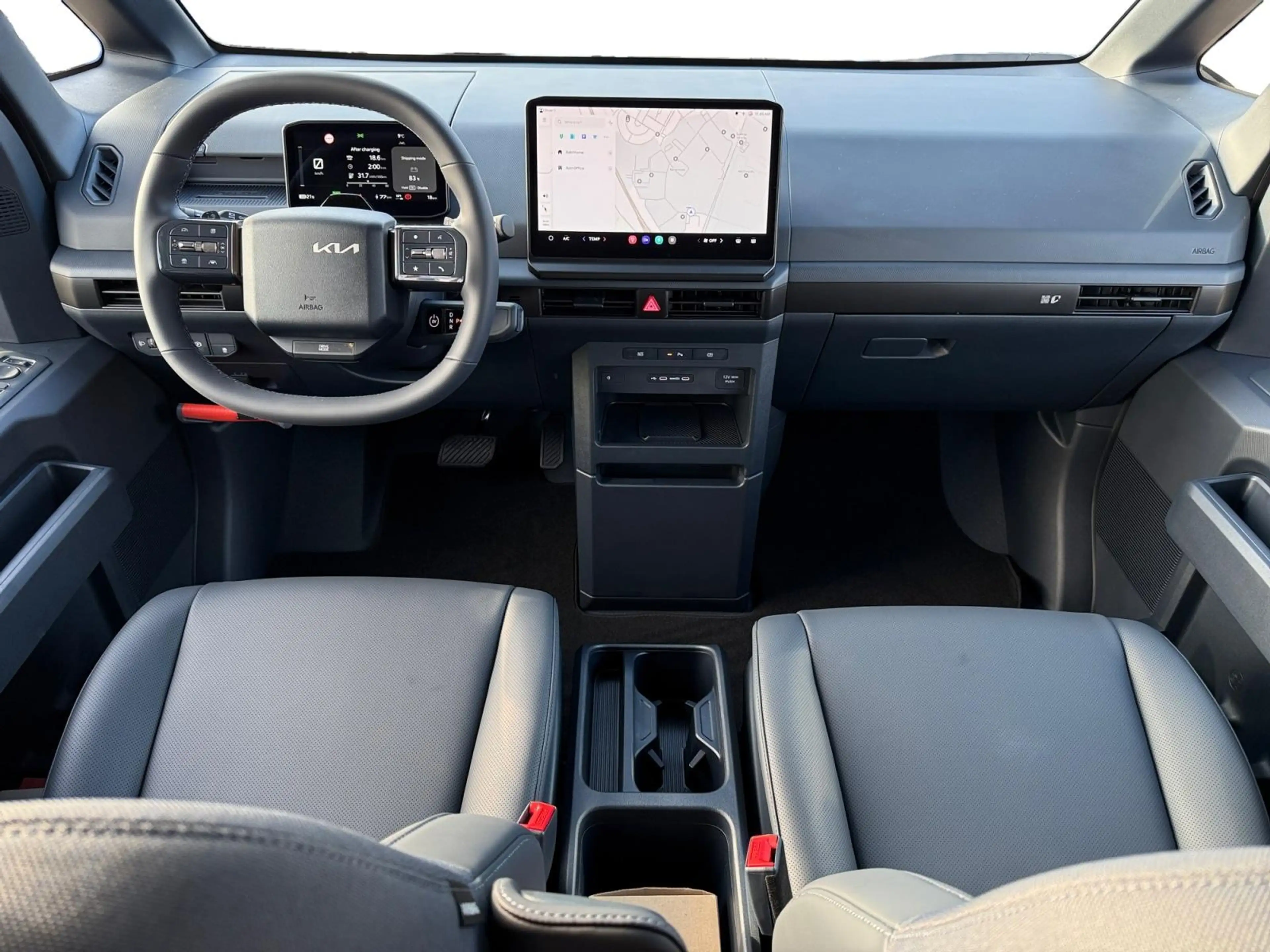 Kia PV5 Passenger 71.2 kWh Plus L2H1 Privacy Glass — photo 6
