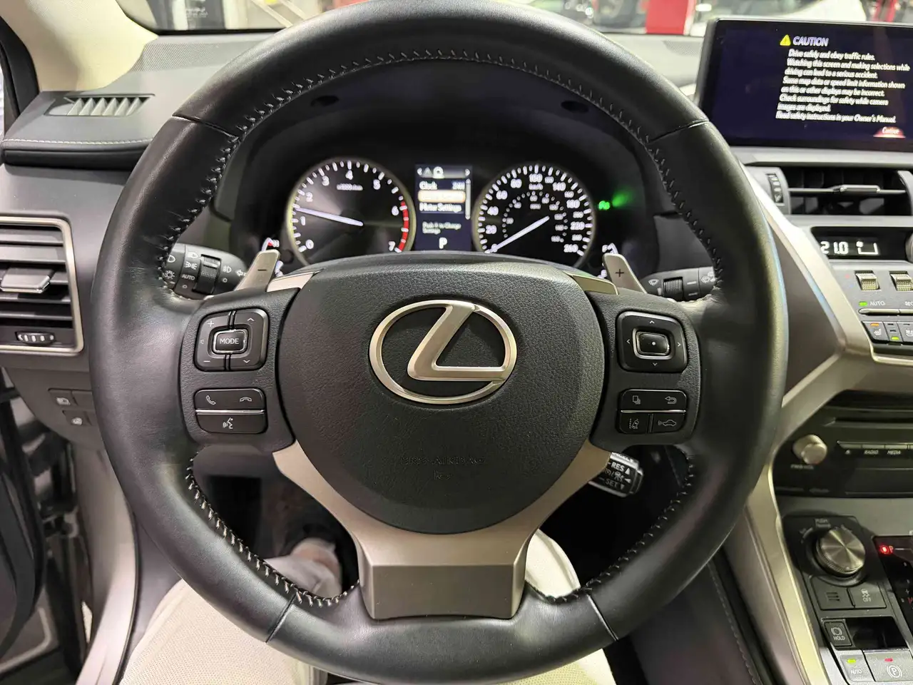 Lexus NX снимка Lexus NX