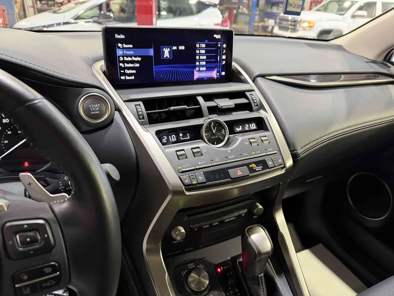 Lexus NX снимка Lexus NX