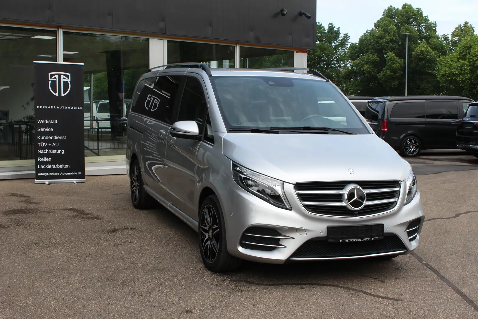Mercedes-Benz V 250 V250 Avantgarde Edition Lang 4-Matic AMG Gris - 1