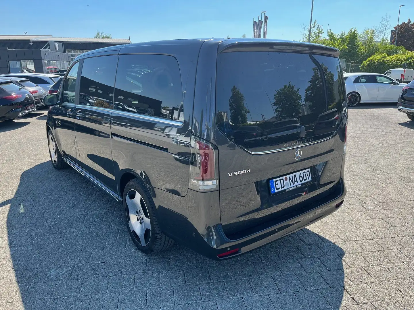 Mercedes-Benz V 300 d EXCLUSIVE Lang LUXUSSITZE Pano-Dach 360° Gris - 2