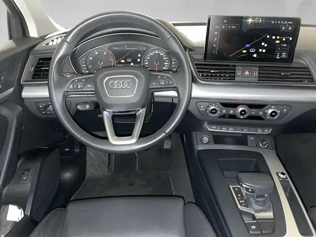 Audi Q5 view 6