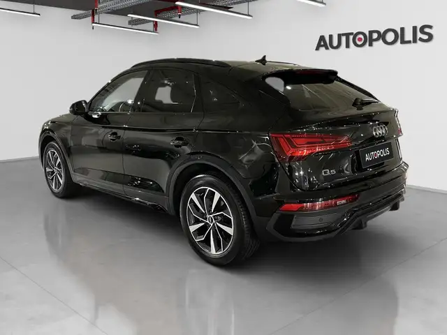 Audi Q5 view 13