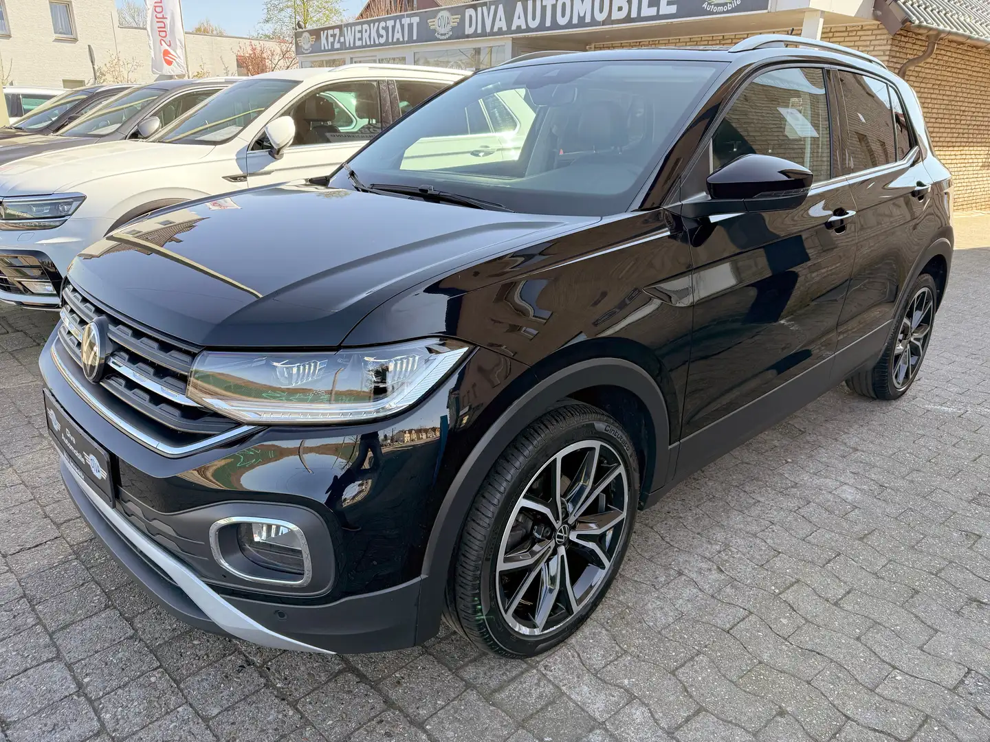 Volkswagen T-Cross 1.5 TSI Style DSG 1.Hand crna - 1