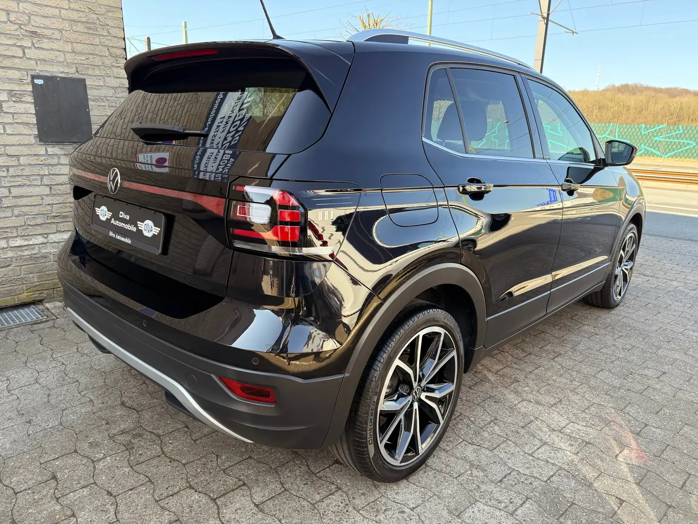 Volkswagen T-Cross 1.5 TSI Style DSG 1.Hand crna - 2