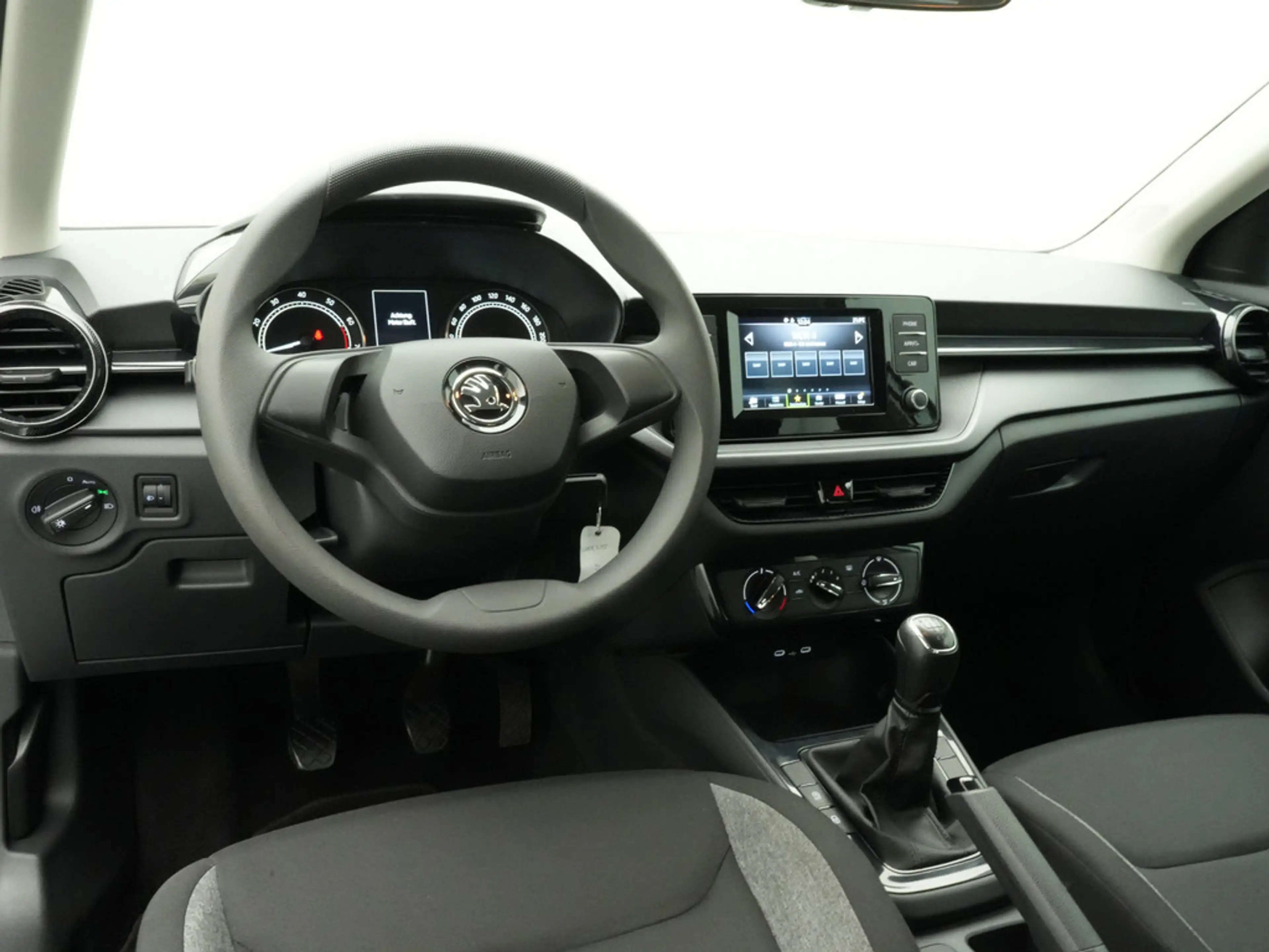 Skoda Fabia Active CARPLAY LED PDC KLIMA — photo 4