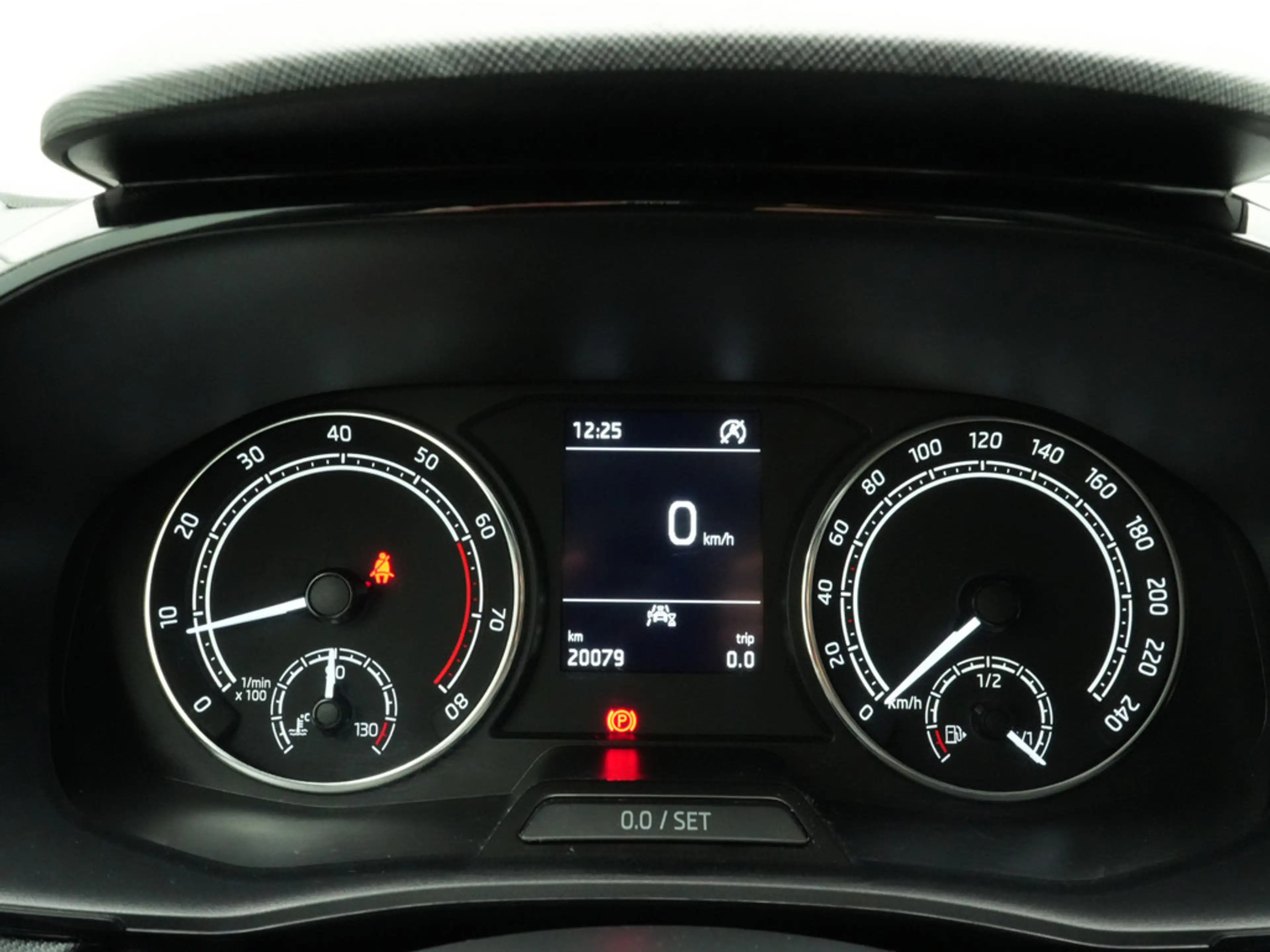 Skoda Fabia Active CARPLAY LED PDC KLIMA — photo 5