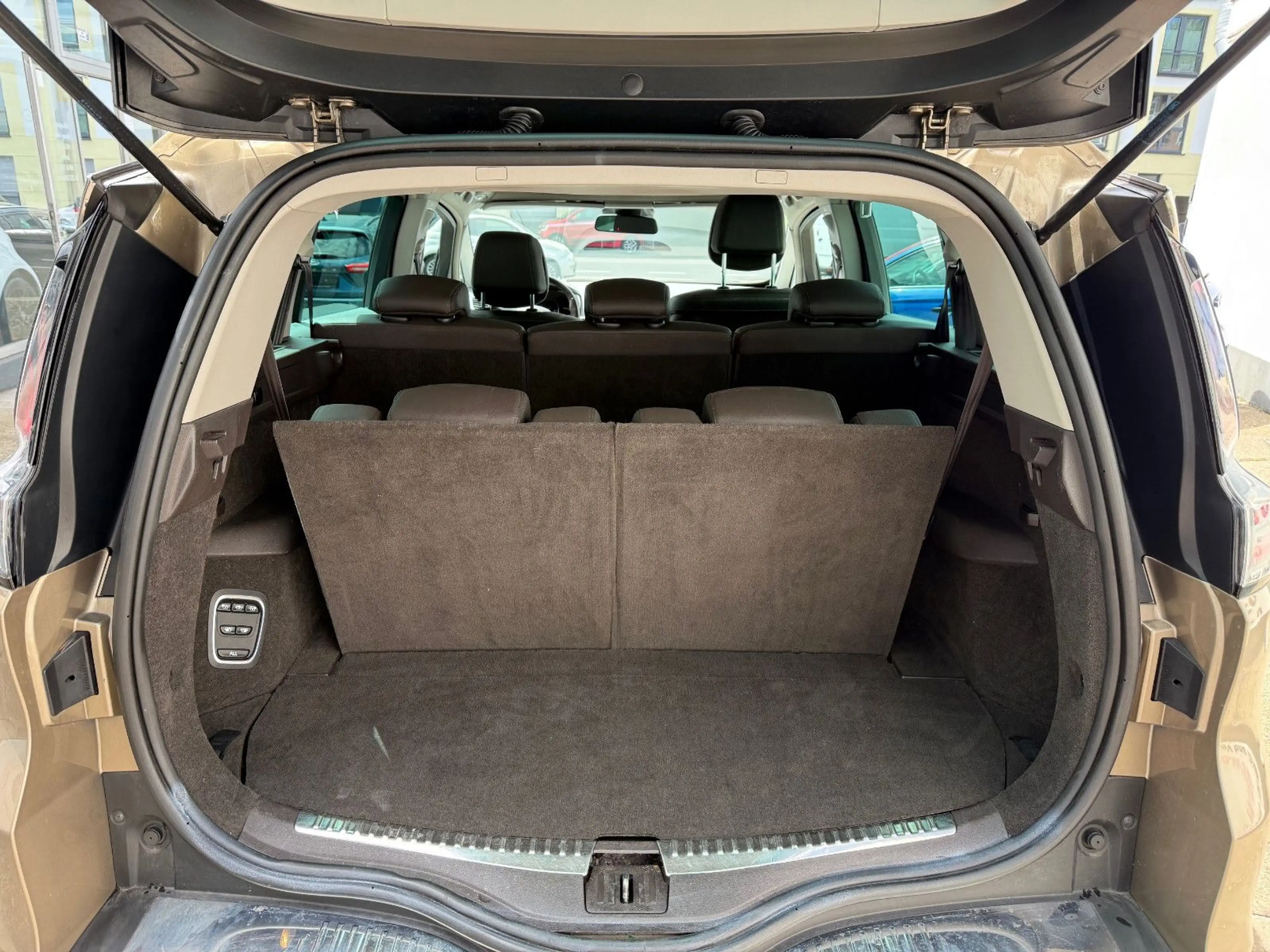 Renault Espace V Intens Aut. Panorama 7.Sitzer LED KeyGo — photo 14