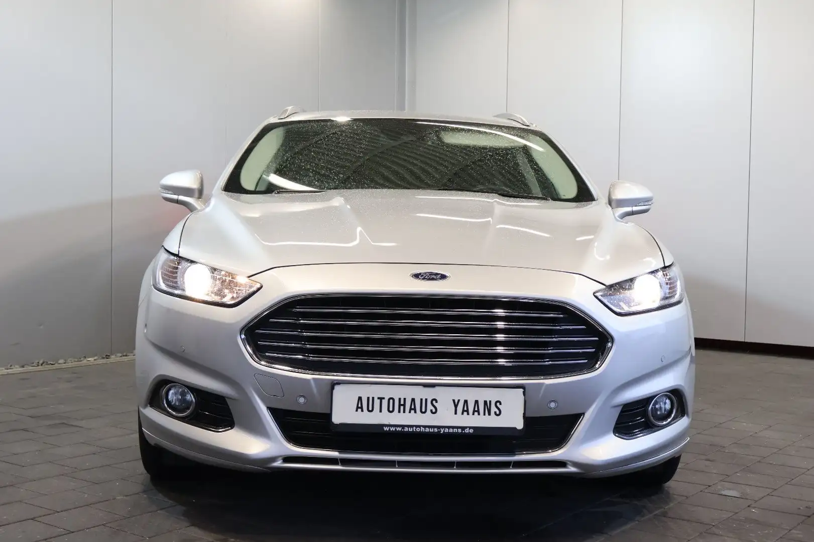 Ford Mondeo 2.0 TDCI Titanium ACC+KEY+LANE+NAVI+17" Silber - 2