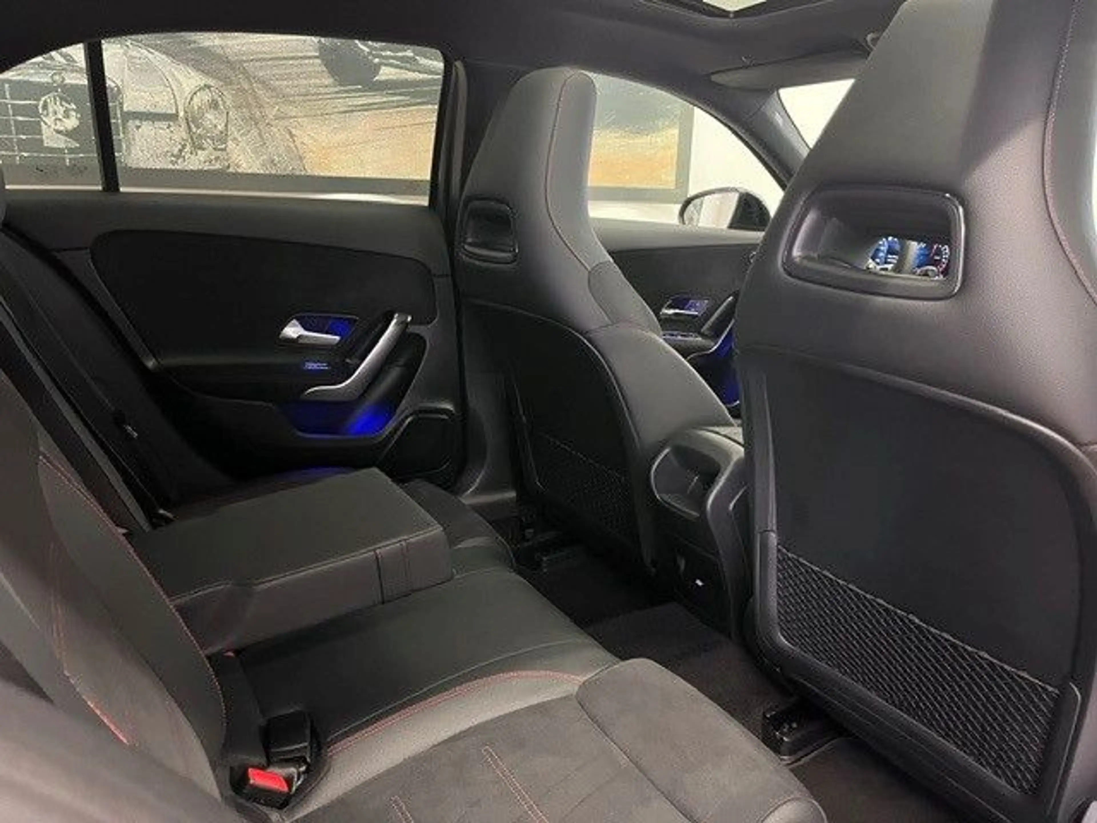 Mercedes-Benz A 250 e AMG-Line Panorama Distronic Keyless Go — photo 10