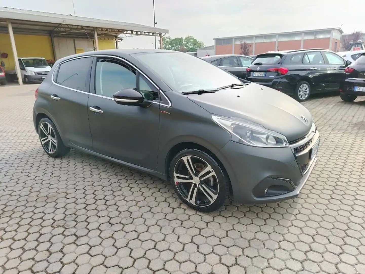 Peugeot 208 1.6 bluehdi GT Line s&s 120cv 5p Nero - 2