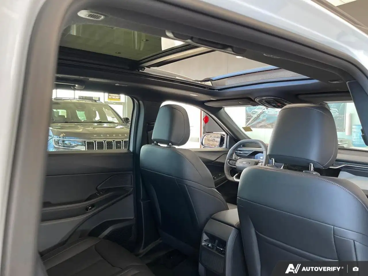 Jeep Cherokee снимка Jeep Cherokee