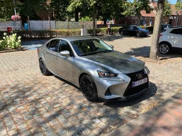 IS 300h 2.5i Business E-CVT