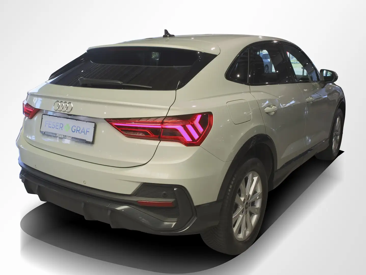 Audi Q3 Sportback 45 TFSI e S line Int. AHK LED Navi Argent - 2