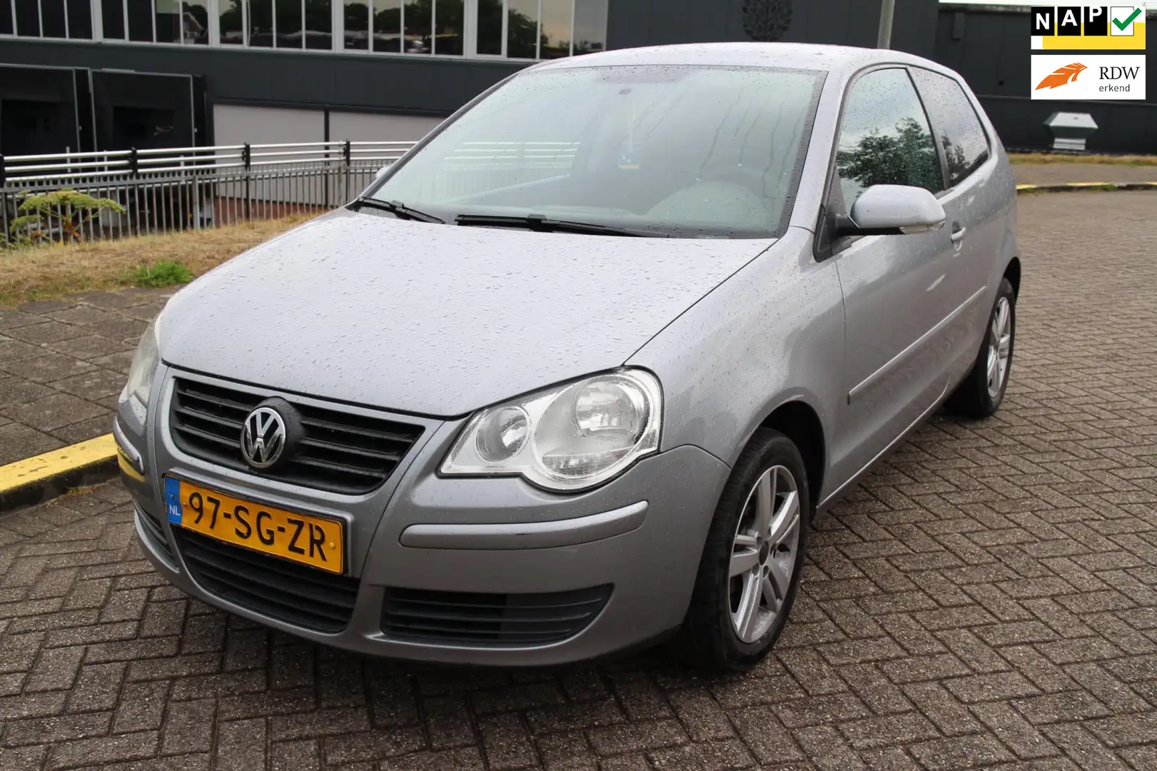 Volkswagen Polo 1.4-16V Trendline Grey - 1