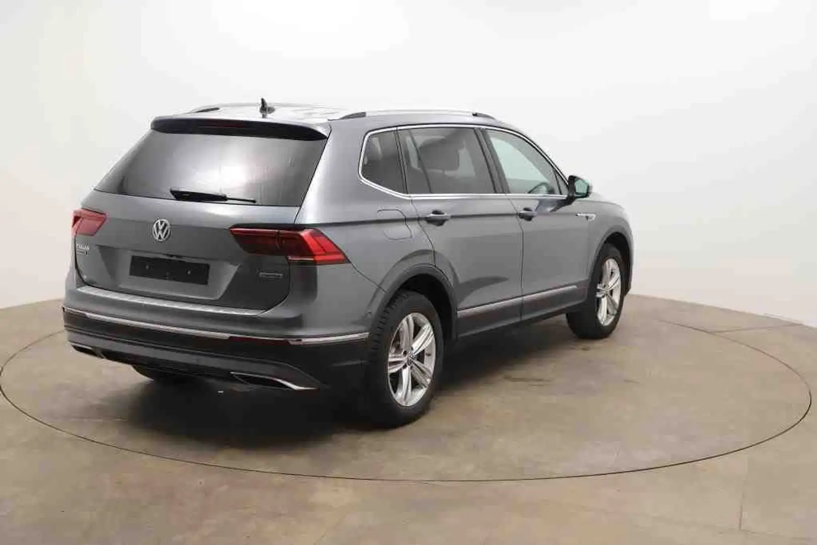 Volkswagen Tiguan Allspace Highline 4M 2.0 TDI DSG Pano*AHK Grau - 2