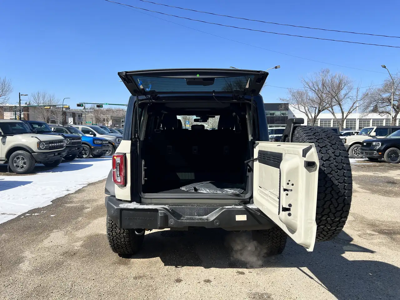 Ford Bronco снимка Ford Bronco