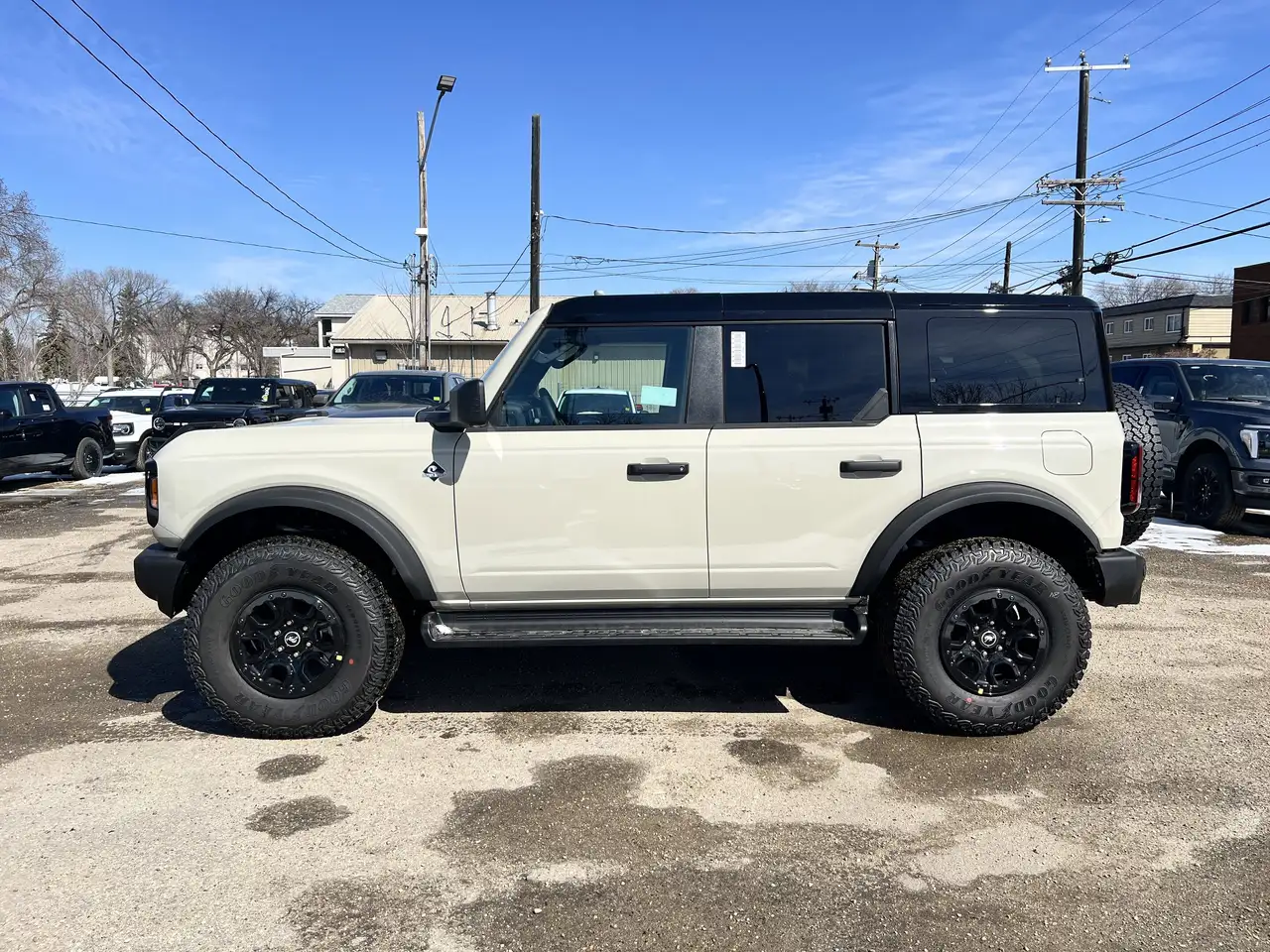 Ford Bronco снимка Ford Bronco