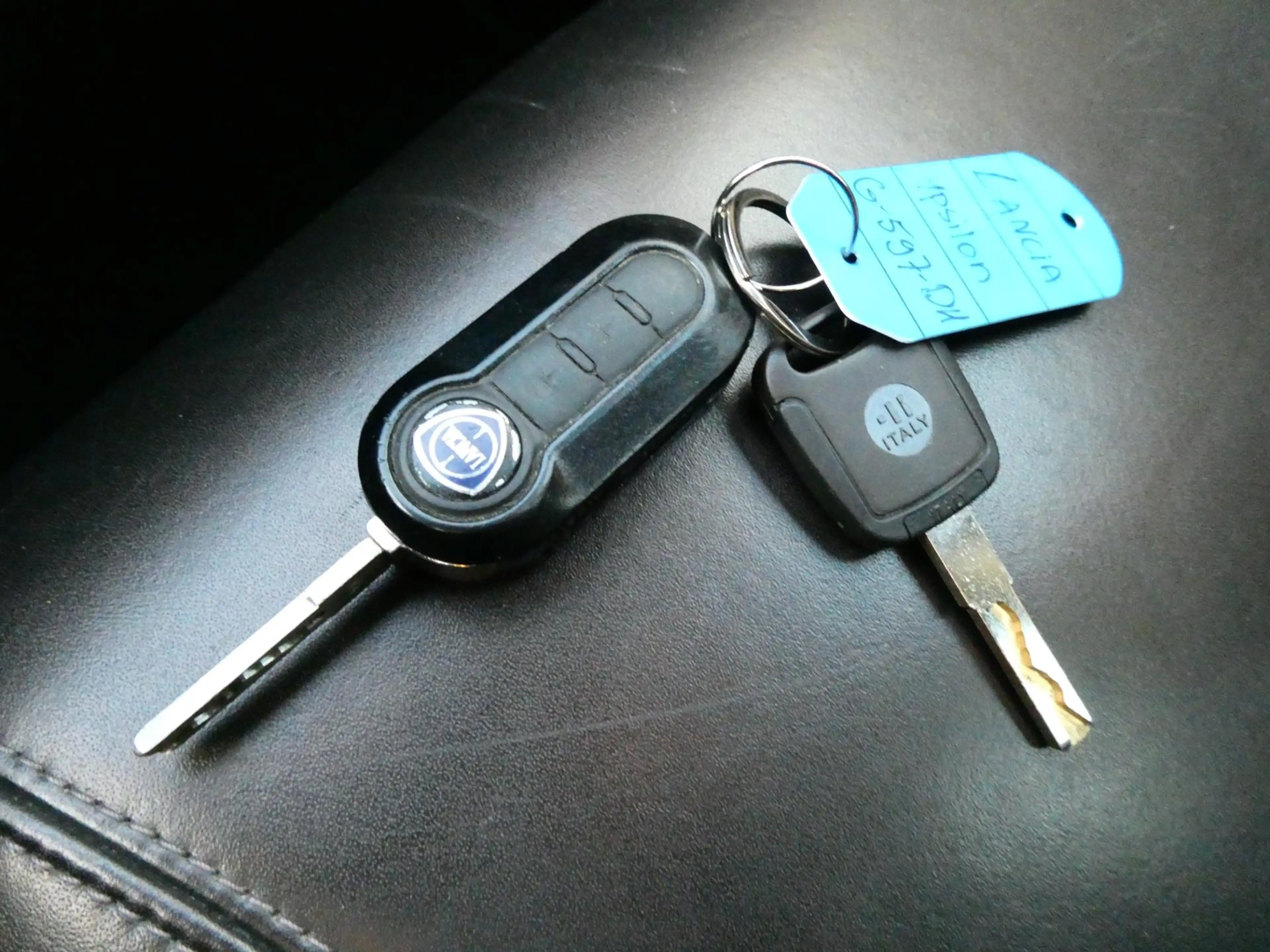 Lancia Ypsilon 0.9 Platinum 86pk Automaat Clima Leder 145.000km. — photo 20